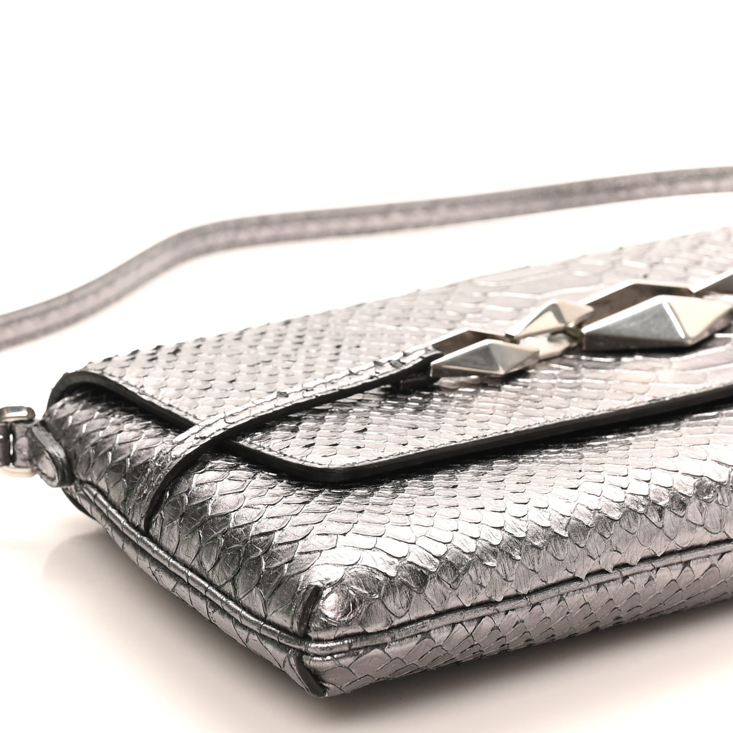 Snakeskin Embossed Diamond Chain Shoulder Bag Silver