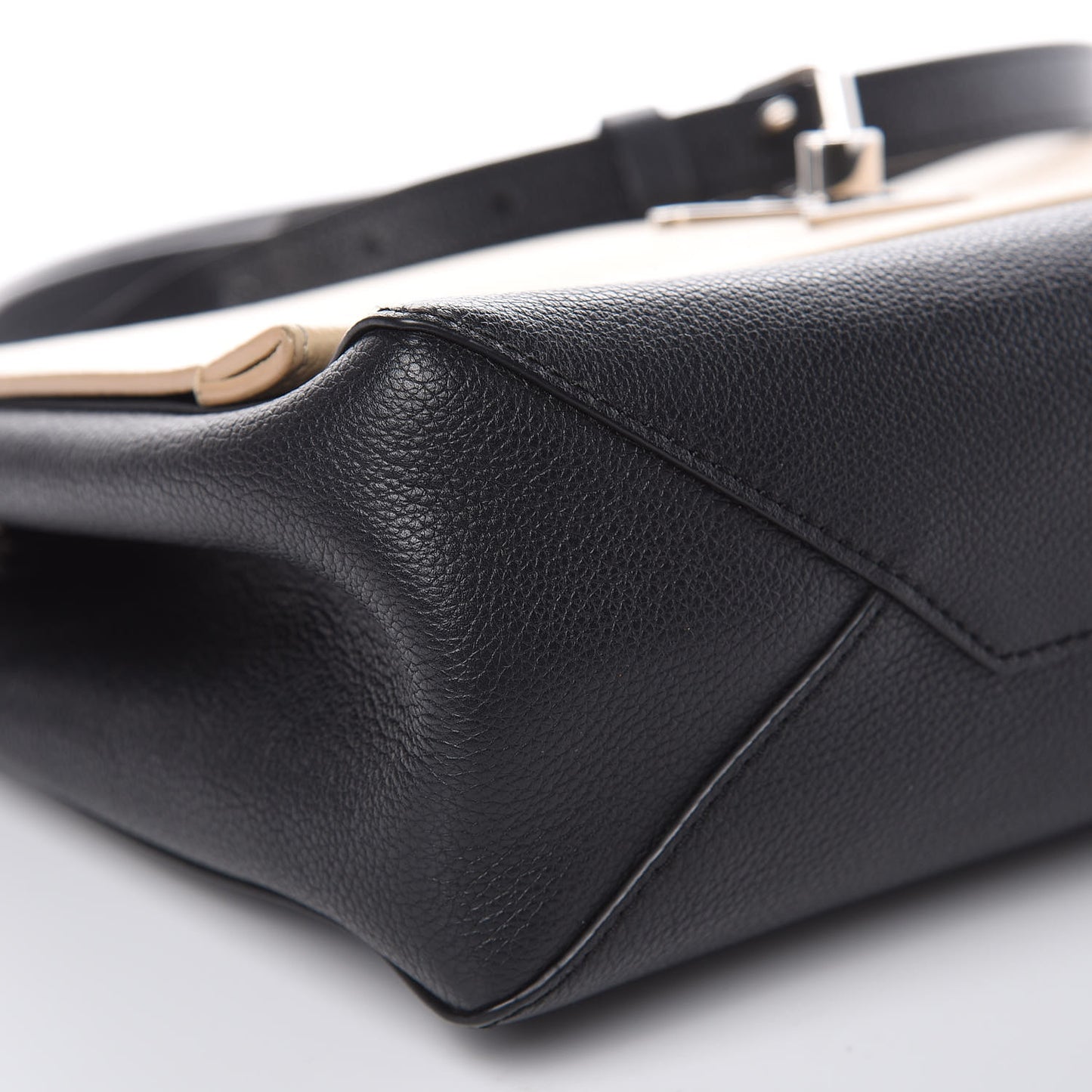 Soft Calfskin Lockme II Top Handle Vanille Black