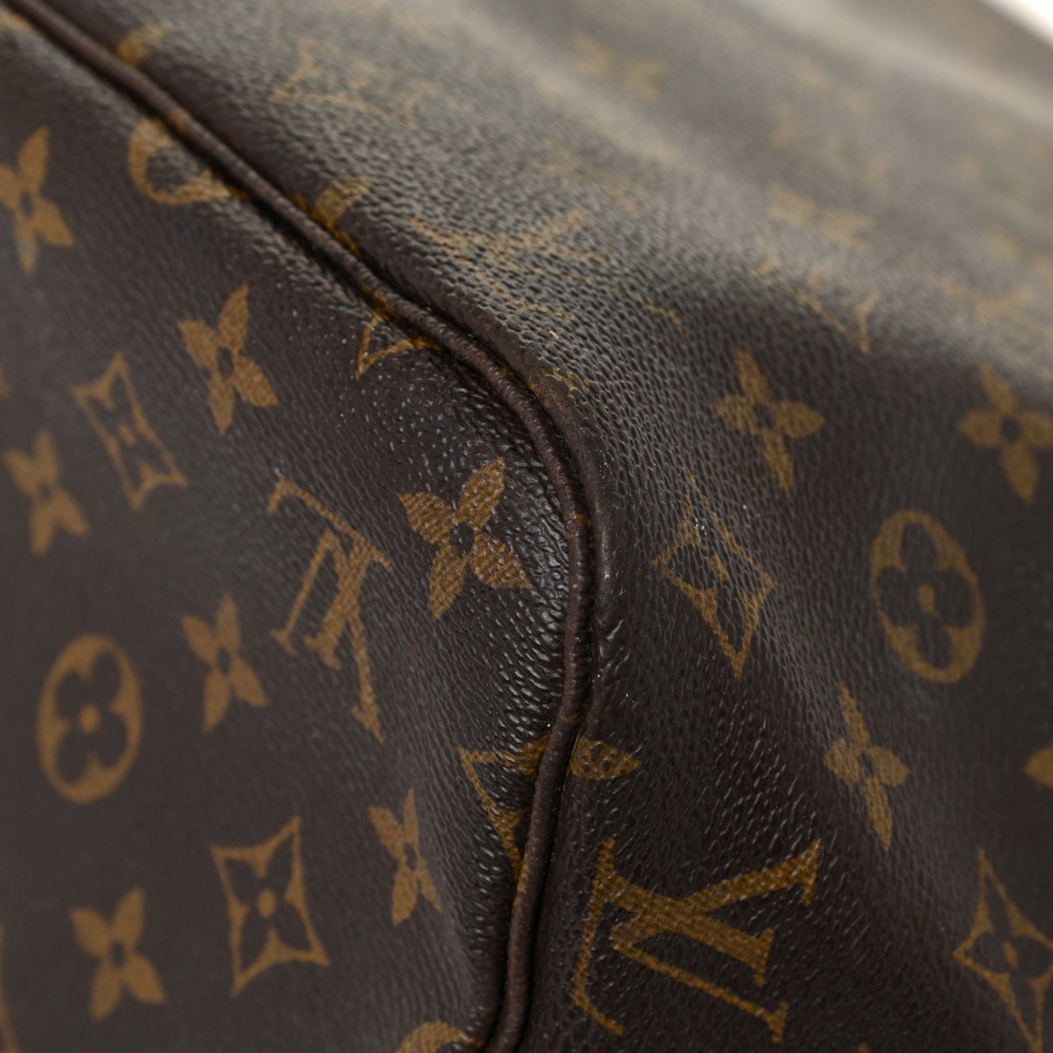 Louis Vuitton Monogram Neverfull MM 31 of 32