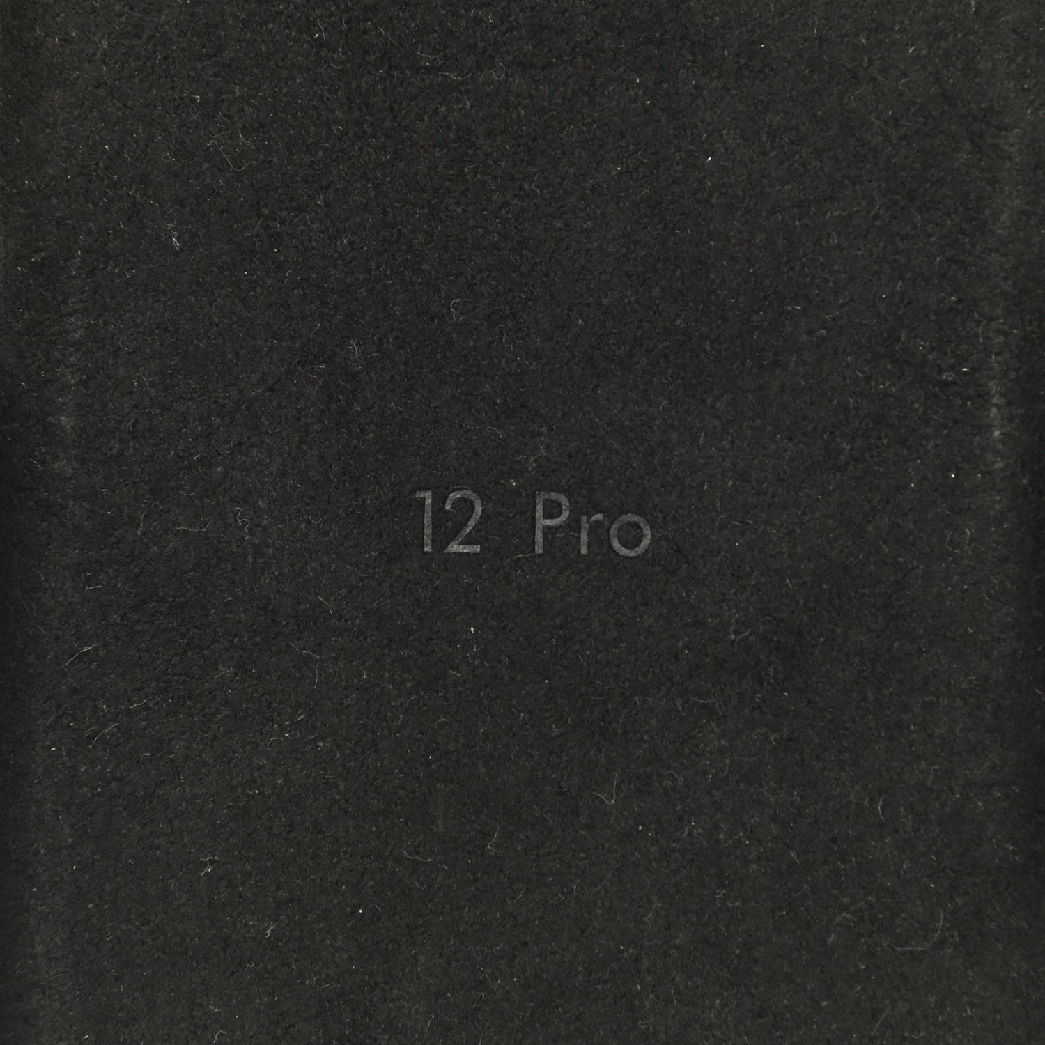 Louis Vuitton Monogram iPhone 12/12 Pro Bumper Black 7 of 10