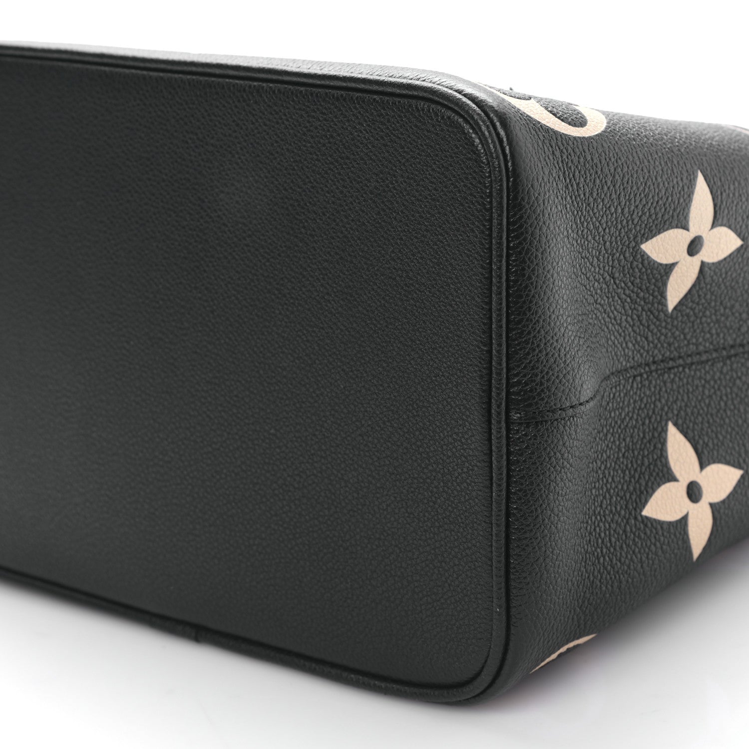 Louis Vuitton Empreinte Monogram Giant Neonoe MM Black Beige 9 of 9