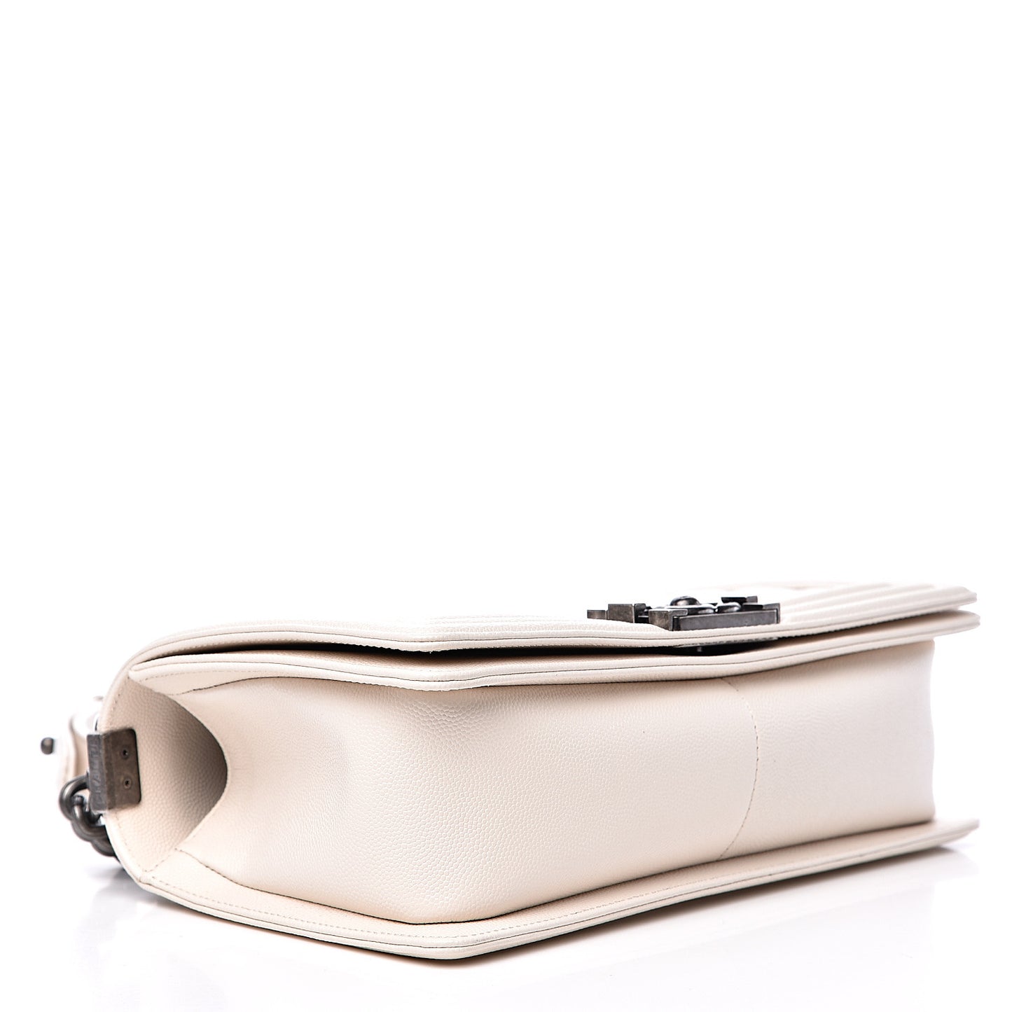 Caviar Quilted Medium Boy Flap Ivory