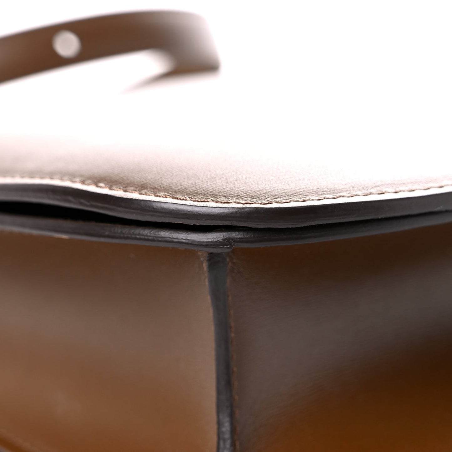 Box Calfskin Medium Classic Box Flap Bag Camel