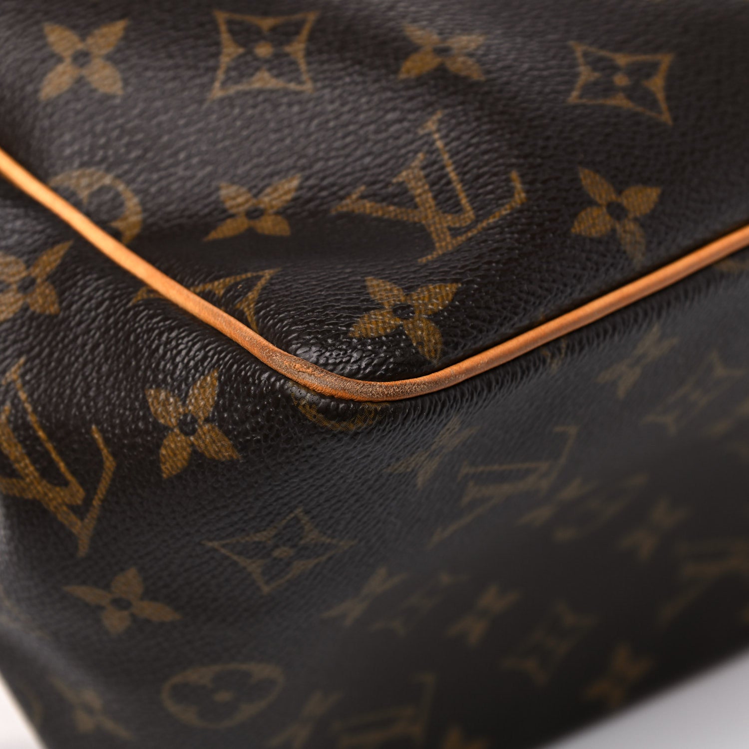 Louis Vuitton Monogram Batignolles 9 of 26