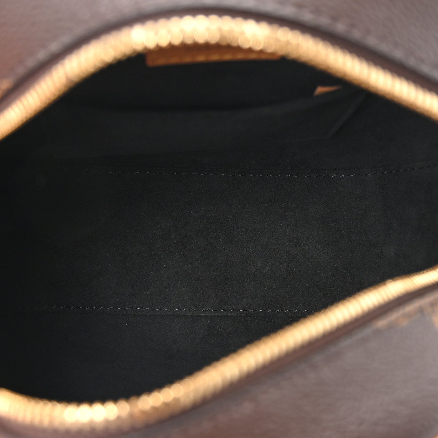 Reverse Monogram Giant Boite Chapeau Souple