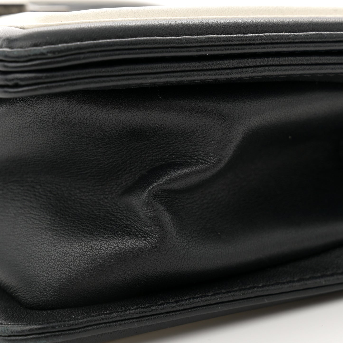 Calfskin Pleated Small Boy In Rome Flap Black White