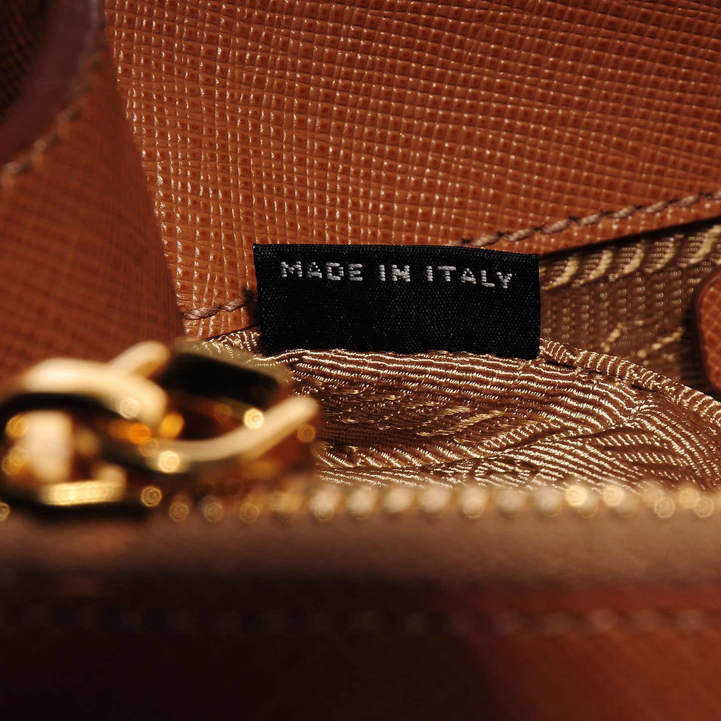 Saffiano Lux Extra Large Galleria Double Zip Tote Caramel