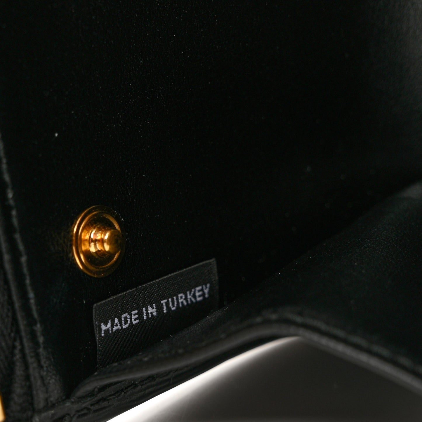 Vitello Metal Zip Around Key Holder Black