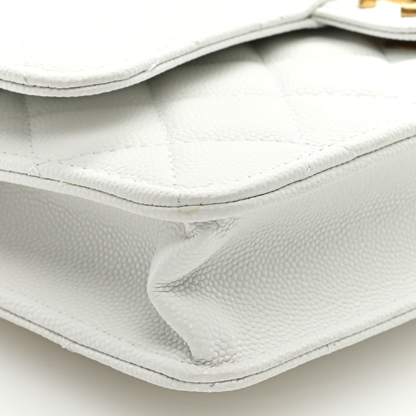 Caviar Quilted Chain Handle Round Wallet On Chain WOC White