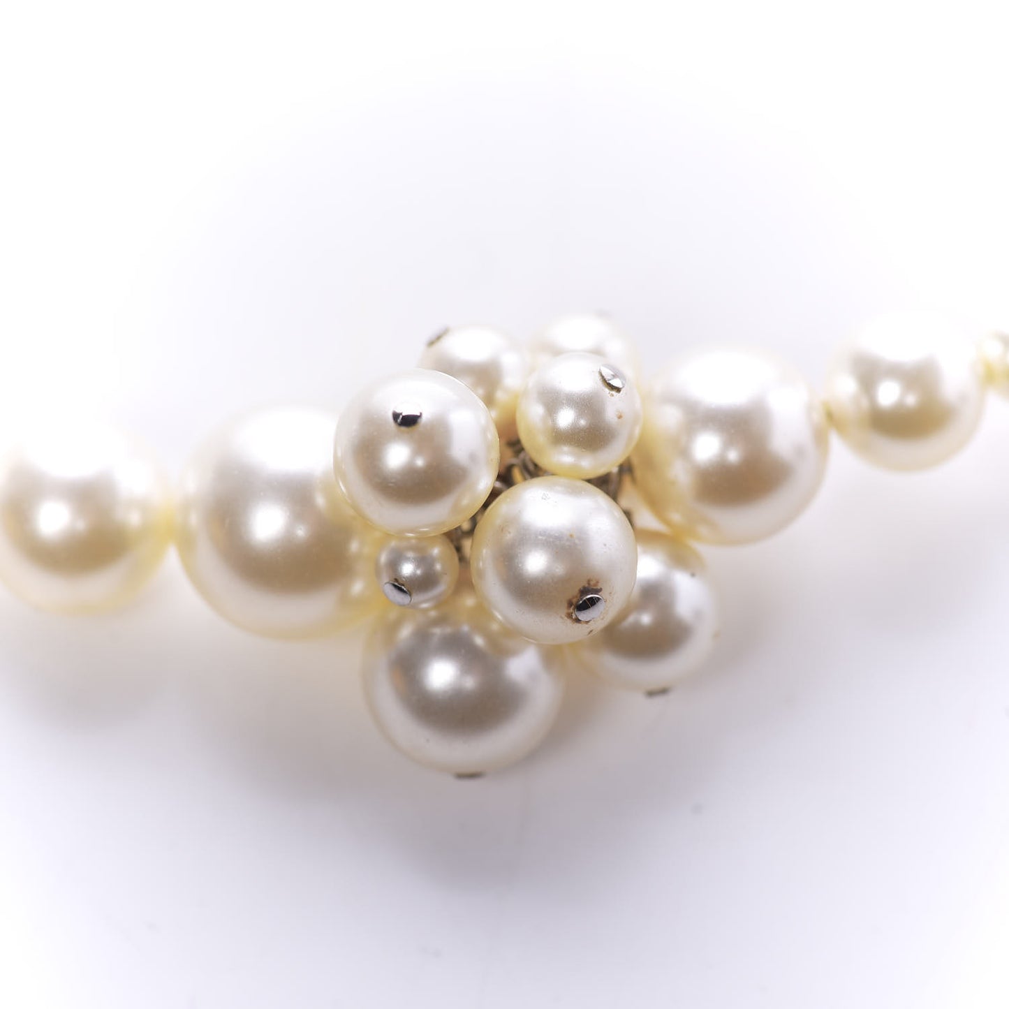 Graduated Pearl CC Short Necklace Silver