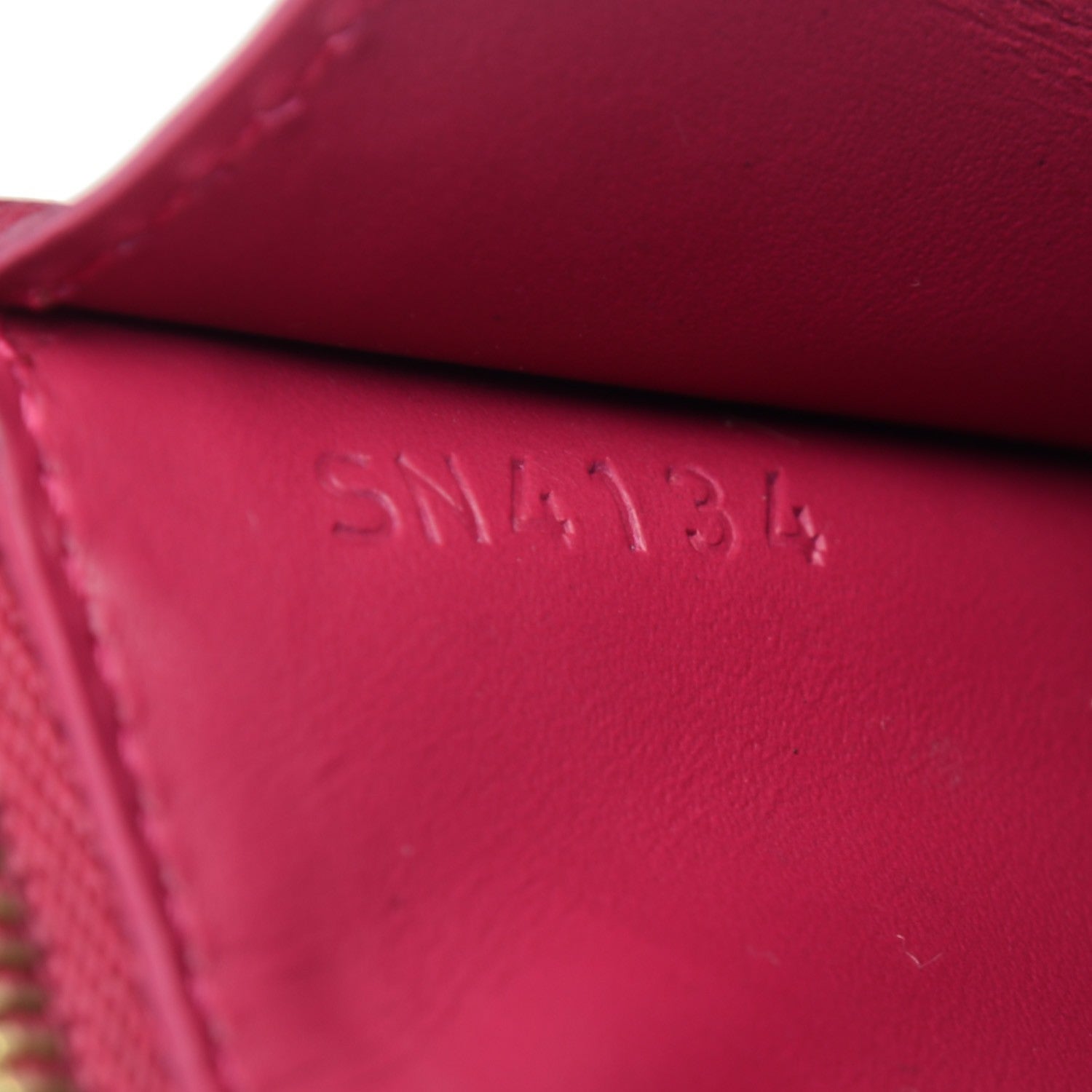 Louis Vuitton Vernis Key Pouch Rose Indien 4 of 8