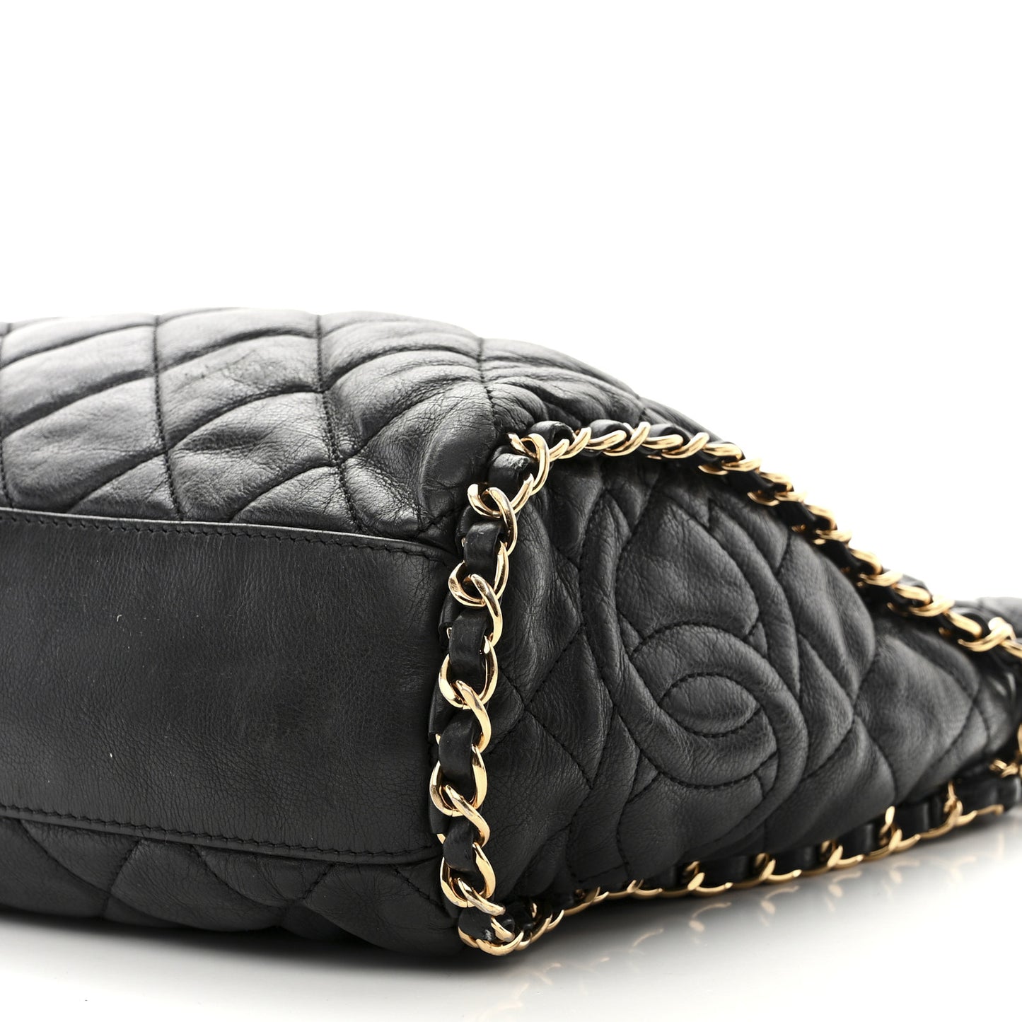 Calfskin Quilted Medium Chain Me Hobo Black