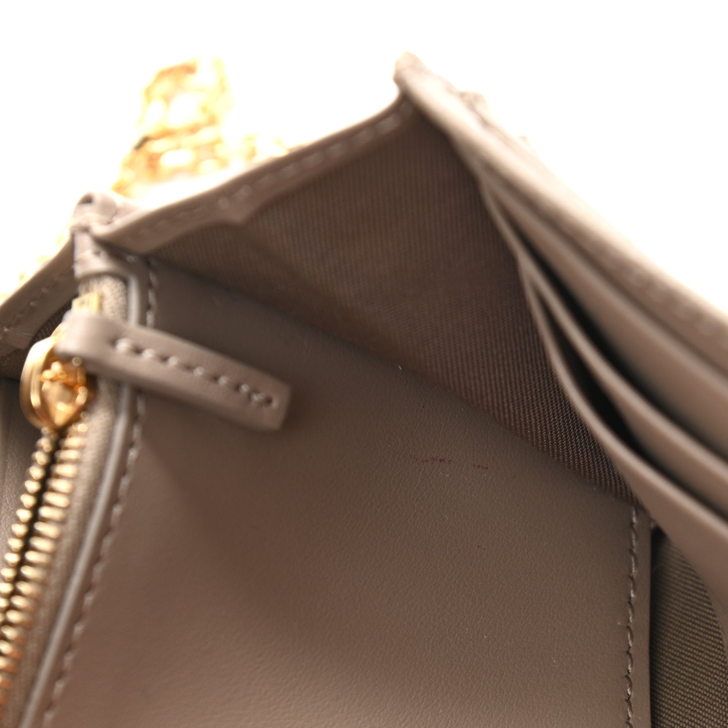 Vitello Cruise F is Fendi Continental Envelope Wallet on Chain Tortora