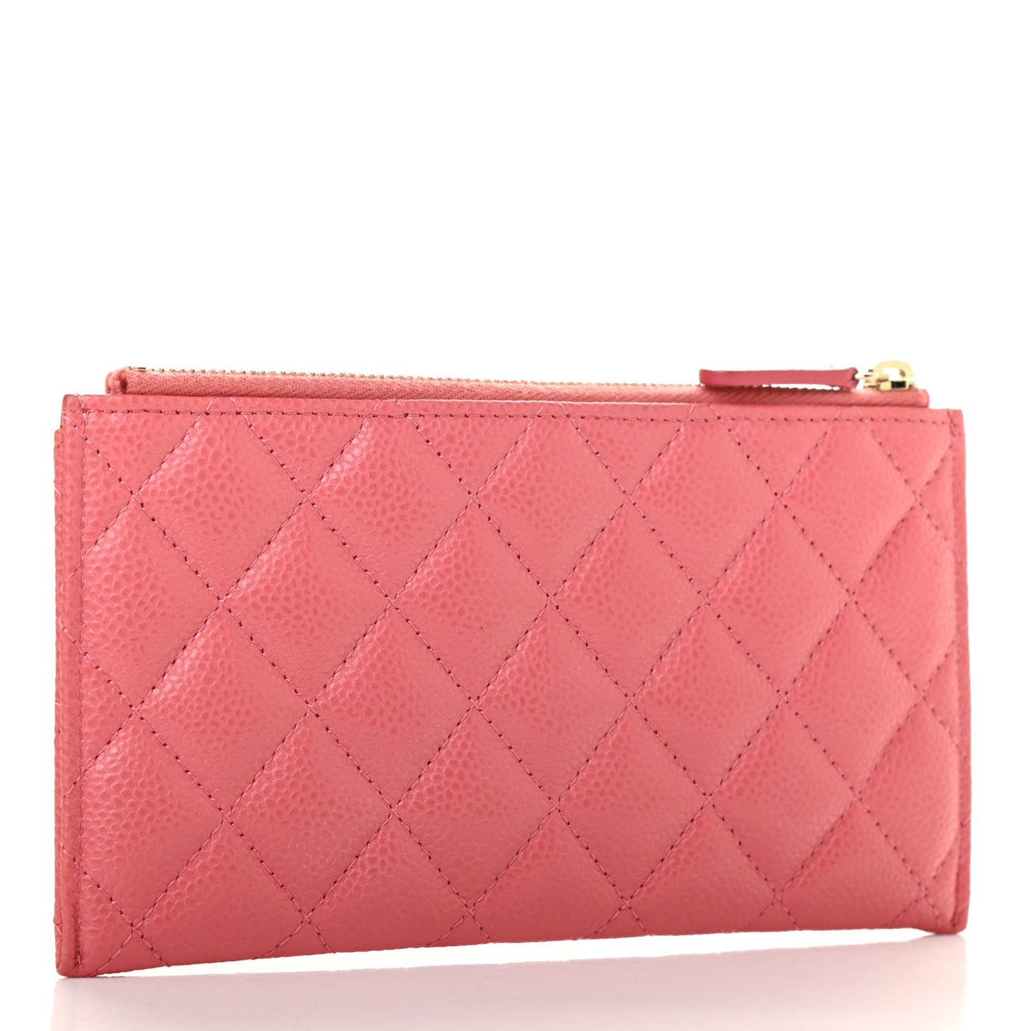 Iridescent Caviar Quilted Classic Zip Pouch Pink