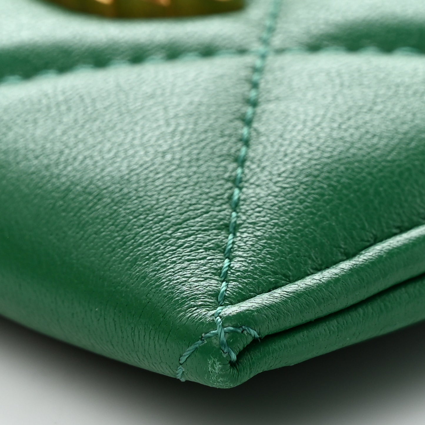 Lambskin Quilted Chanel 19 Card Holder Green