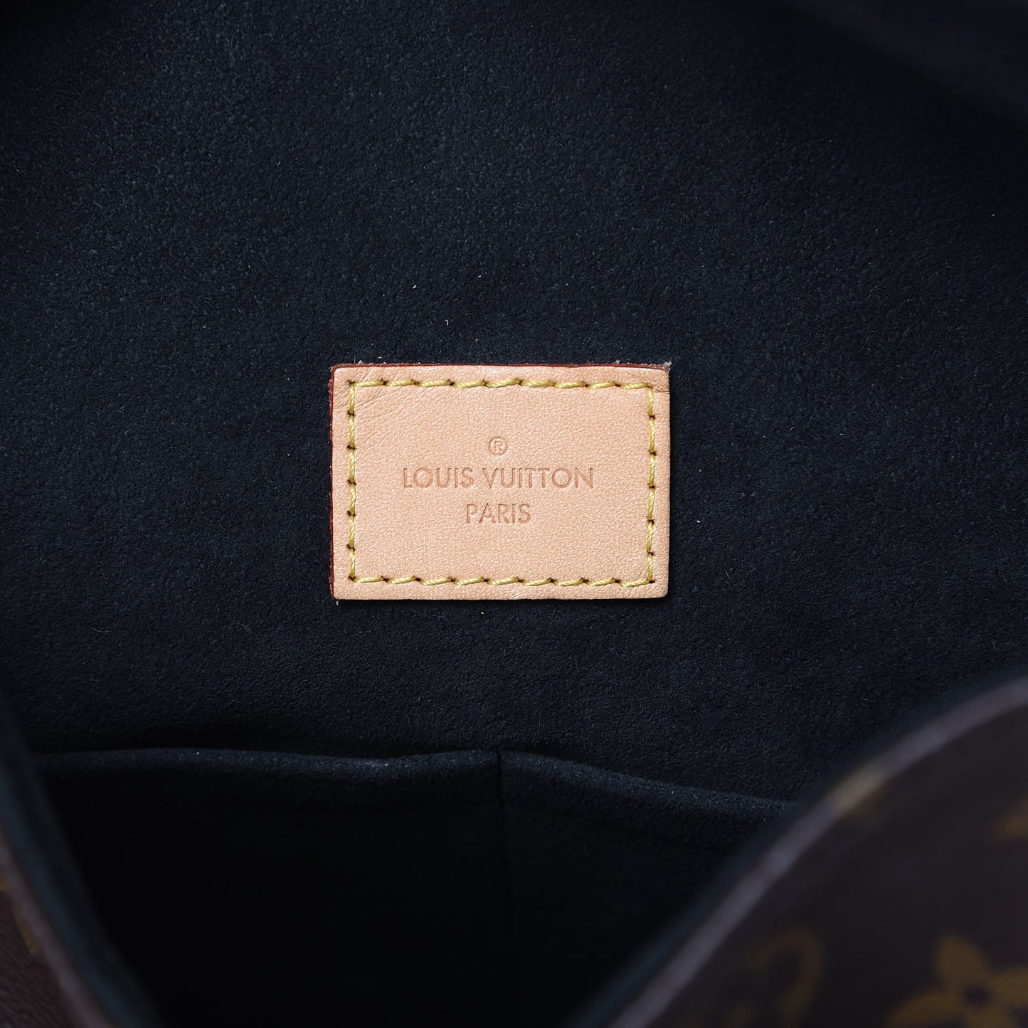 Monogram Gaia Black