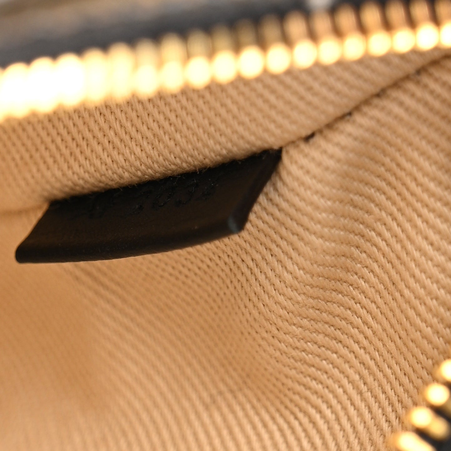 Smooth Calfskin Le Bisou Perle Black