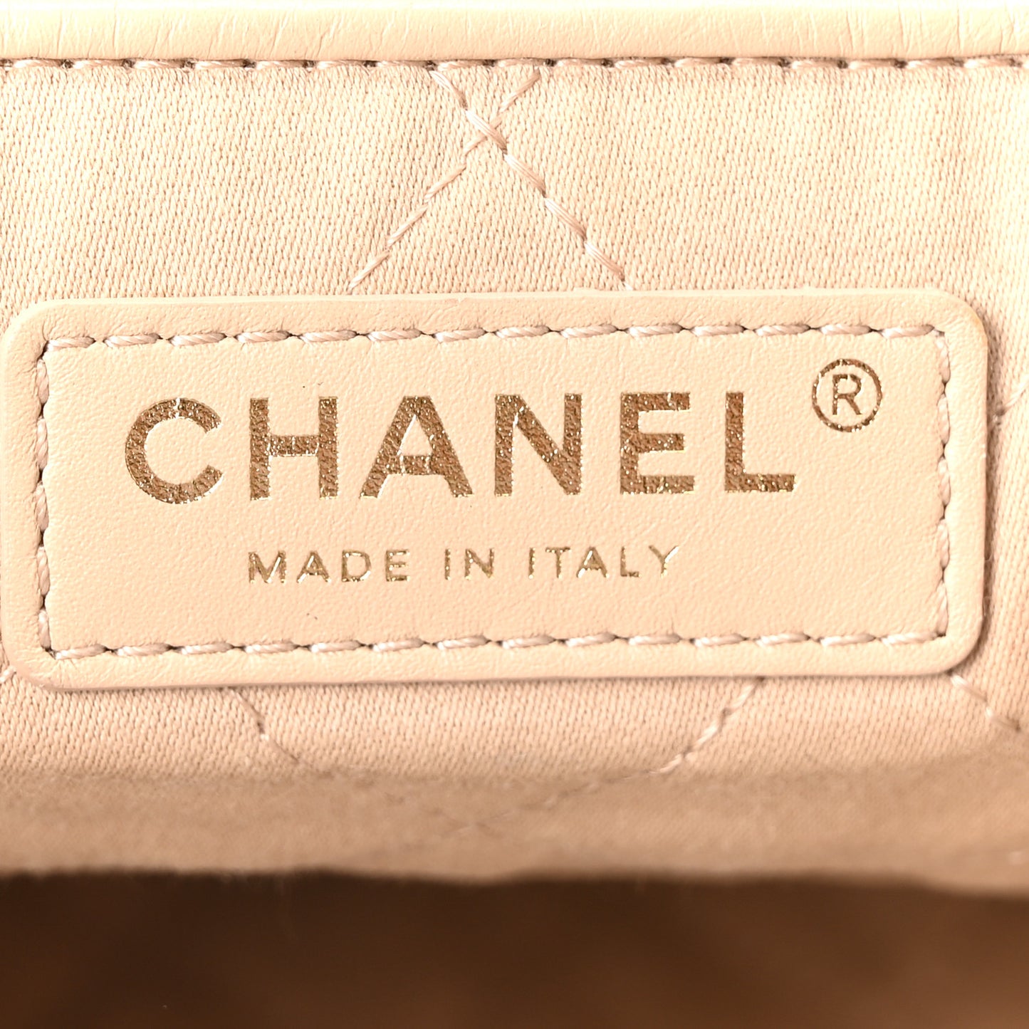 Shiny Calfskin Quilted Chanel 22 White