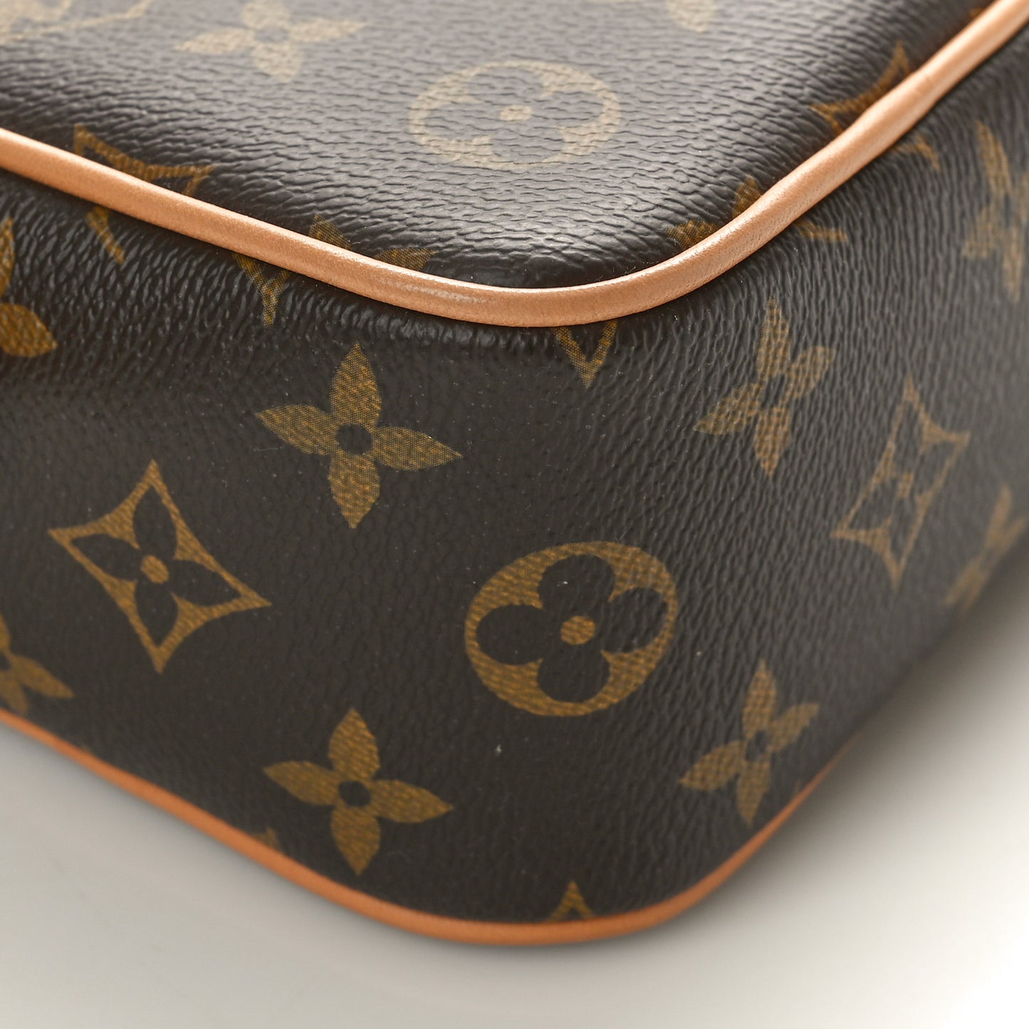 Monogram Game On Coeur