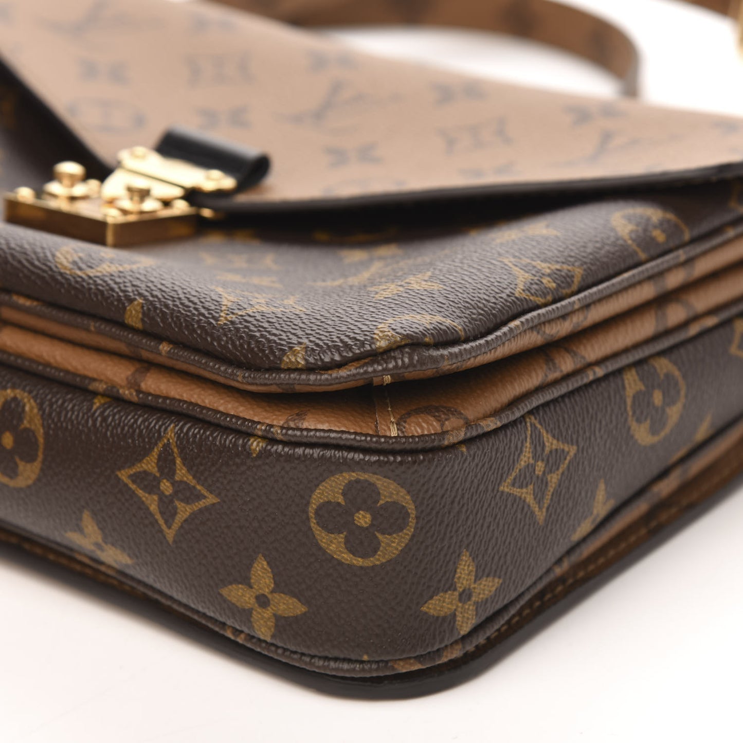 Reverse Monogram Pochette Metis