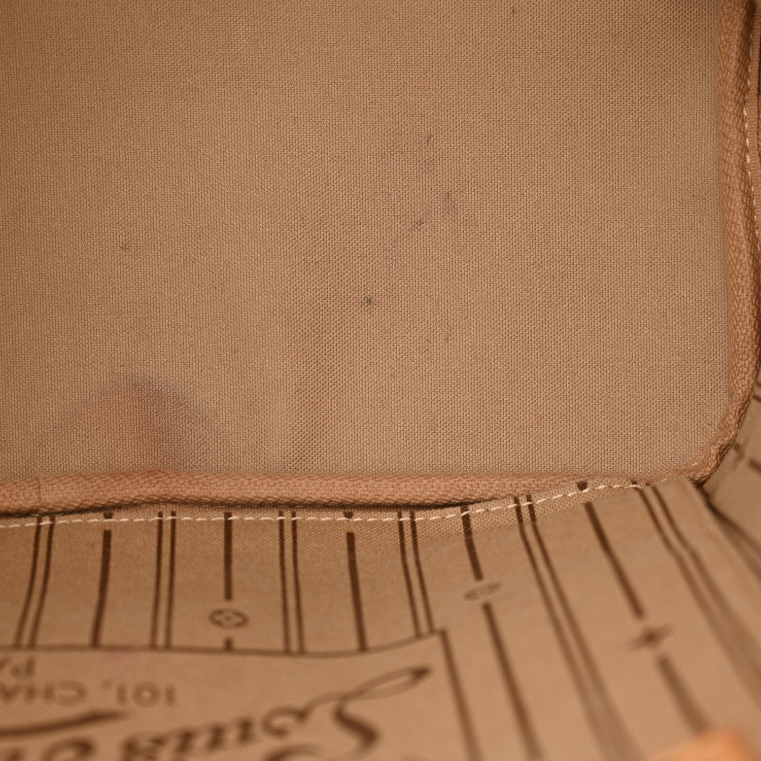 Louis Vuitton Monogram Neverfull MM 11 of 17