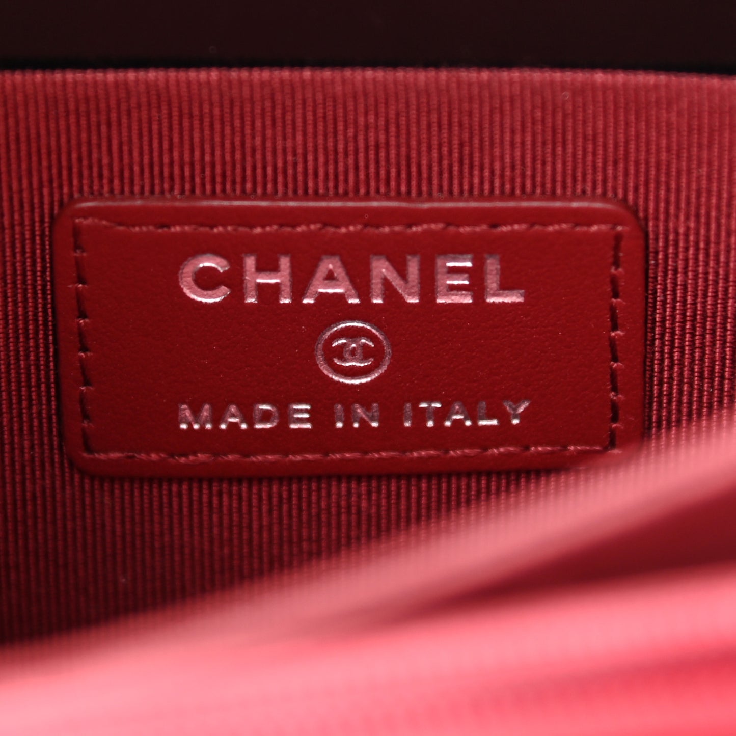 Caviar Quilted Mini Wallet On Chain WOC Red