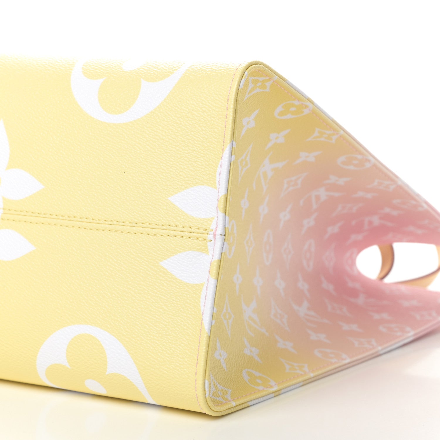 Louis Vuitton Monogram Giant By The Pool Onthego GM Light Pink 7 of 10