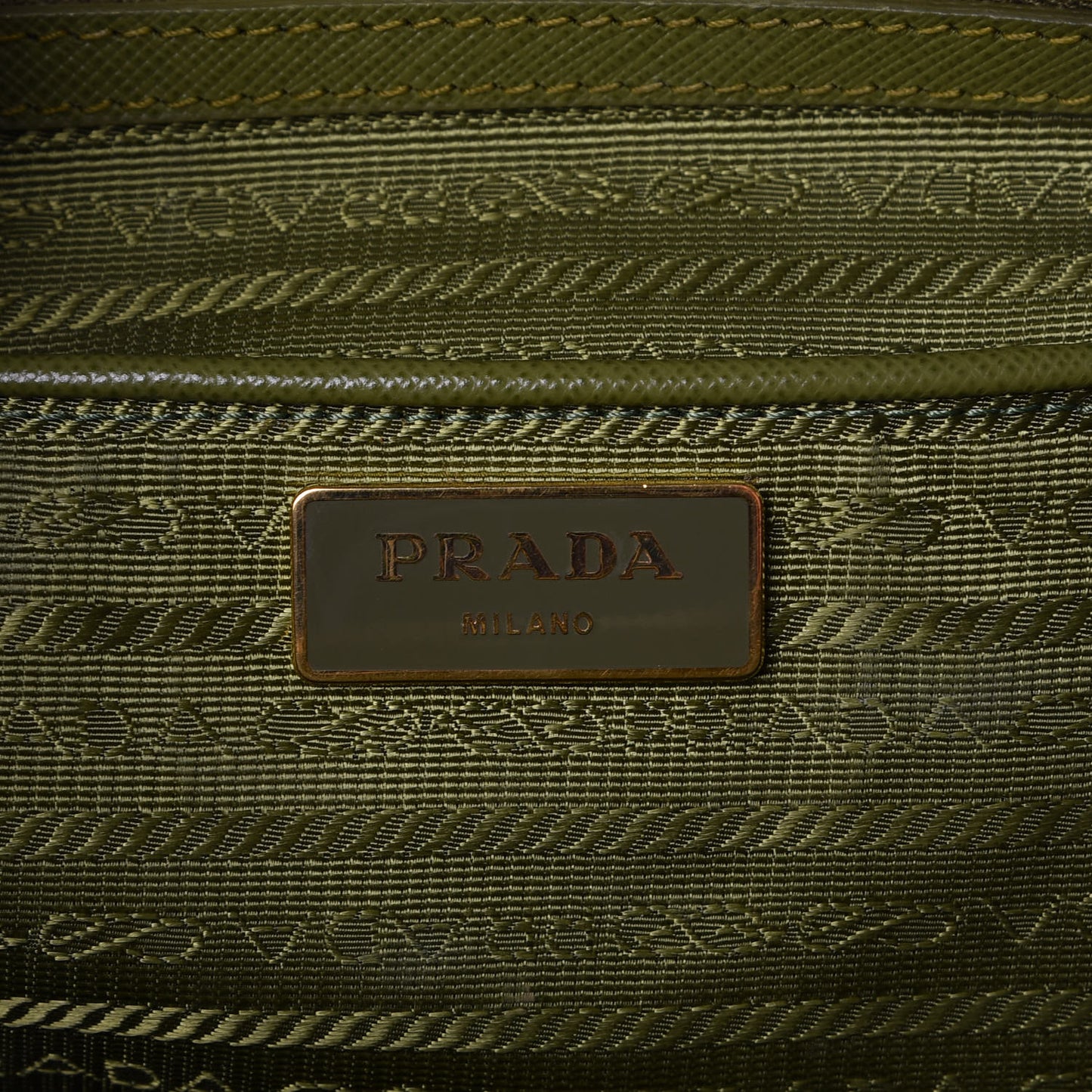 Saffiano Medium Galleria Double Zip Tote Edera