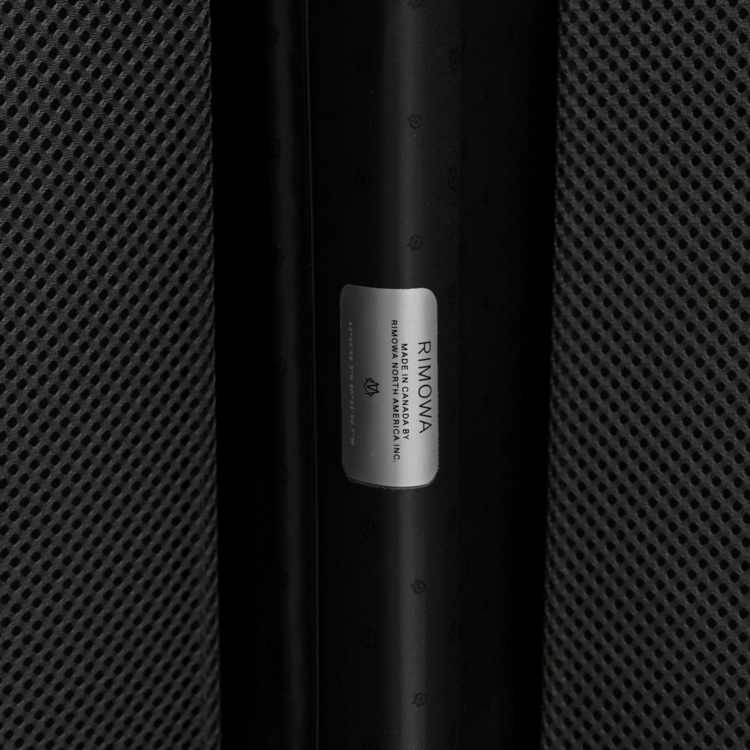 Rimowa Polycarbonate Aluminum Hybrid Cabin Matte Black 5 of 11
