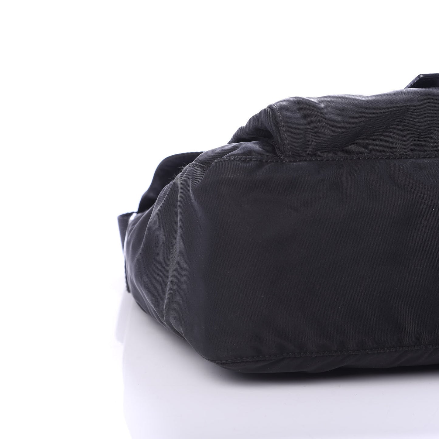 Nylon Vela Messenger Black