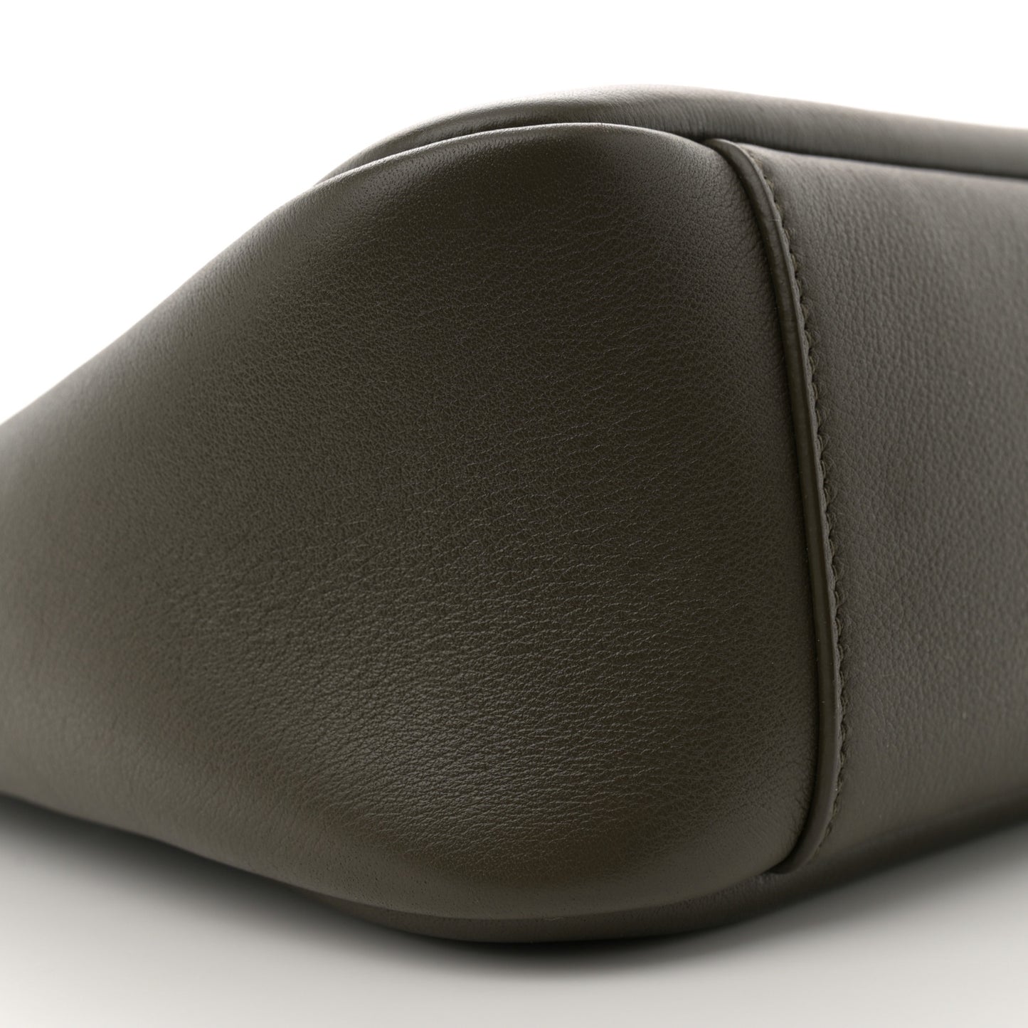 Supple Calfskin Small Le 5 A 7 Soft Hobo Light Musk