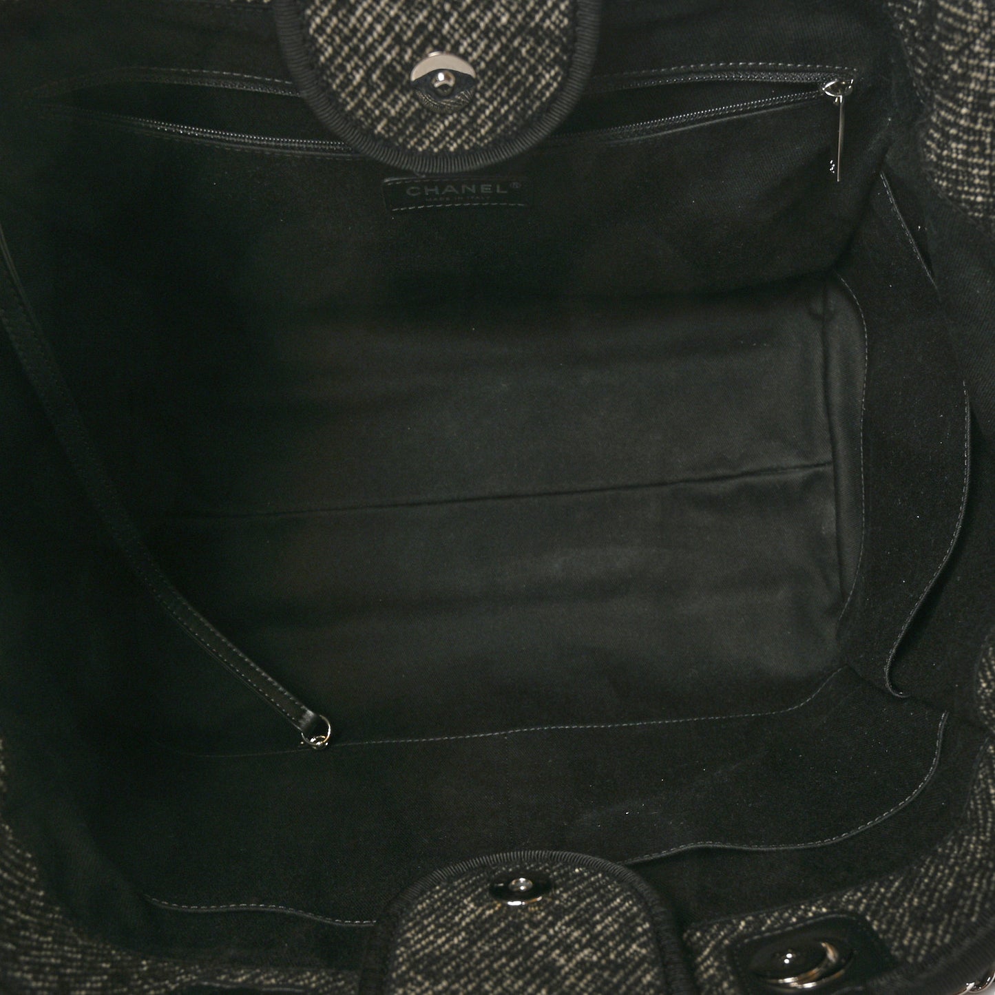 Mixed Fibers Calfskin Medium Deauville Tote Black