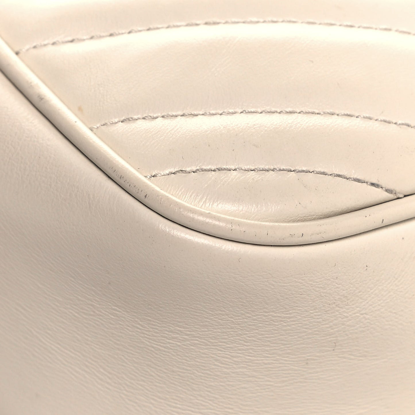 Calfskin Matelasse Small GG Marmont Chain Shoulder Bag White