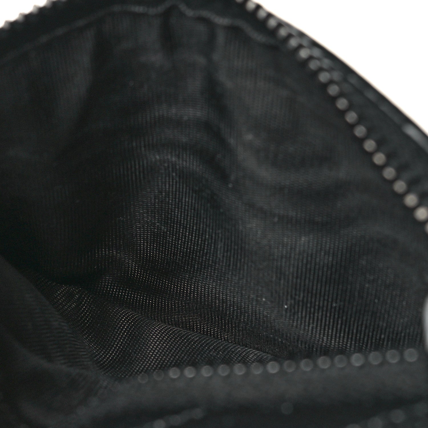 Saint Laurent Grain De Poudre Matelasse Chevron Monogram Monochrome Compact Wallet Black 6 of 8