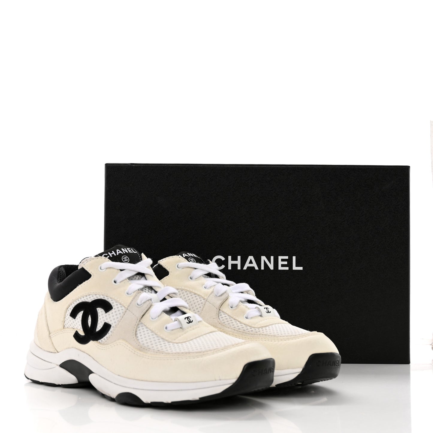 Mesh Suede Calfskin Grained Calfskin Womens CC Sneakers 39.5 White Black