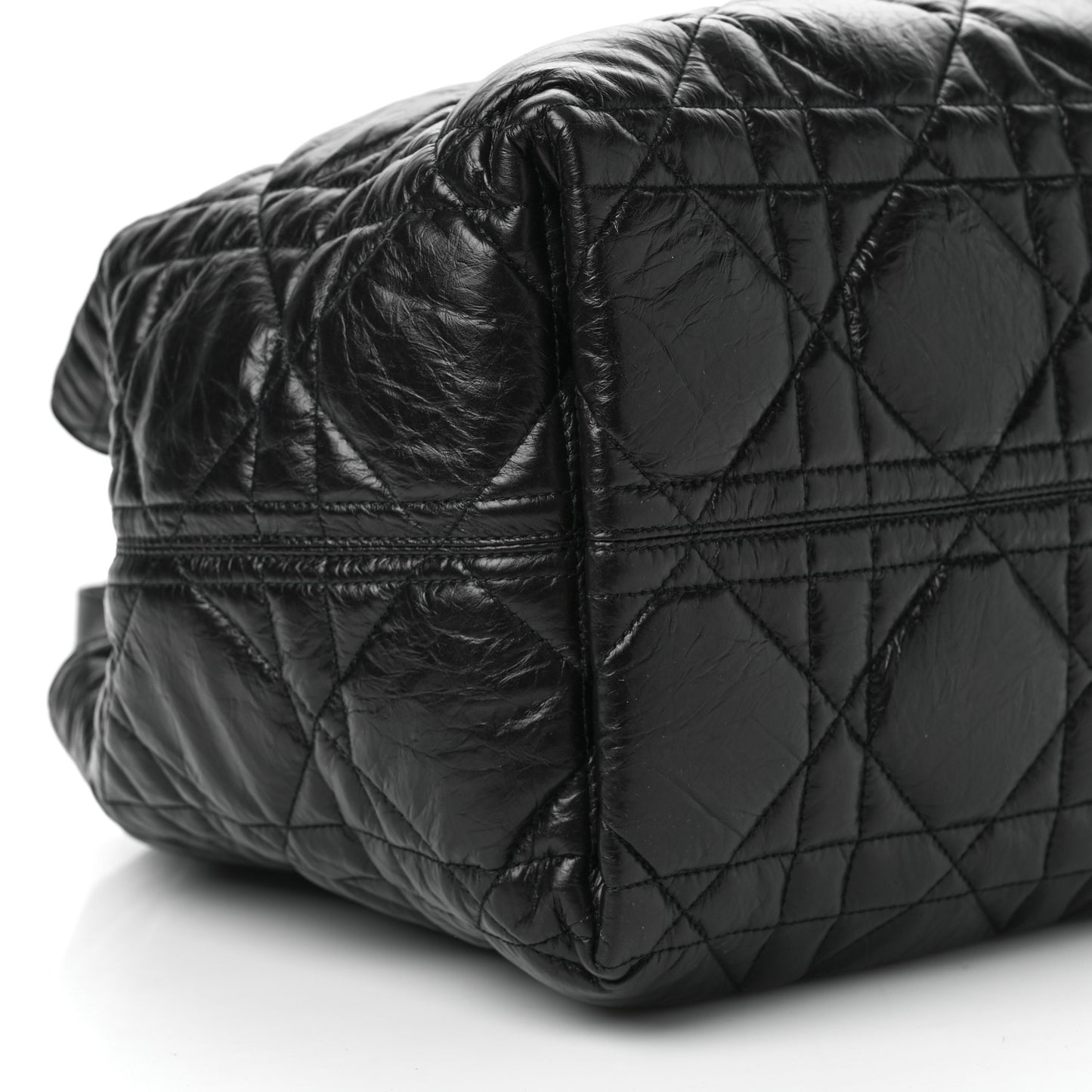 Crinkled Calfskin Macrocannage Large Toujours Black