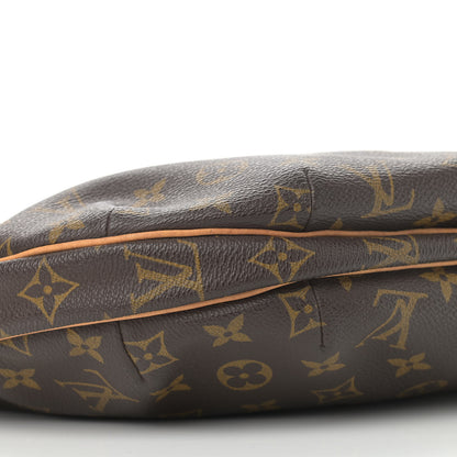 Louis Vuitton Monogram Croissant MM 9 of 11