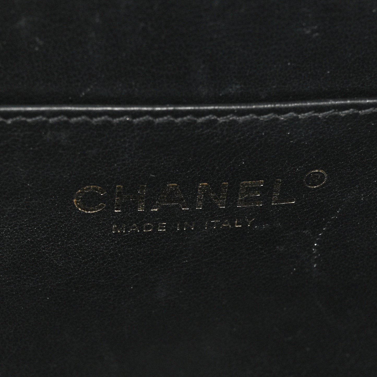 Caviar Quilted CC North South Filigree Vanity Case Black