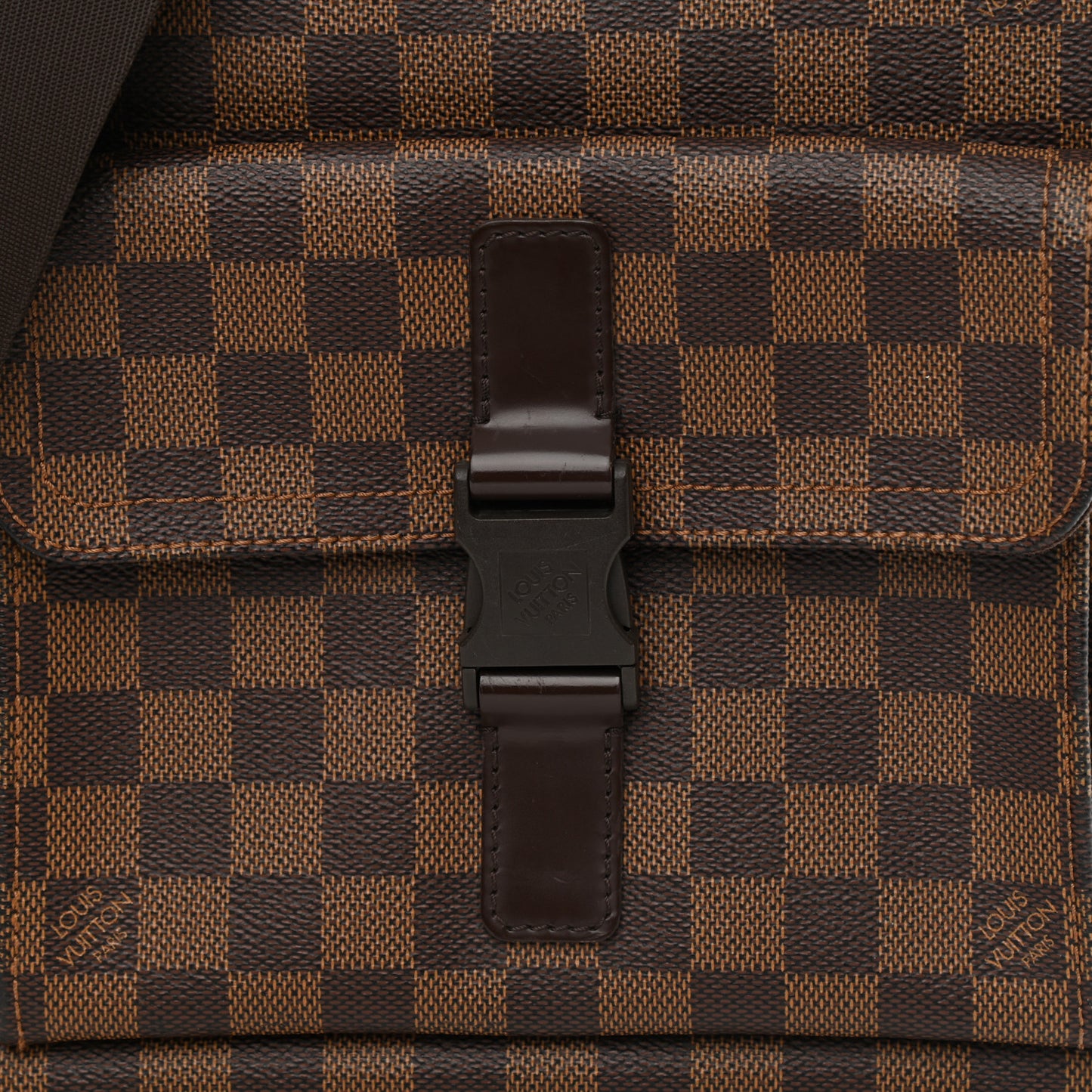 Damier Ebene Pochette Melville
