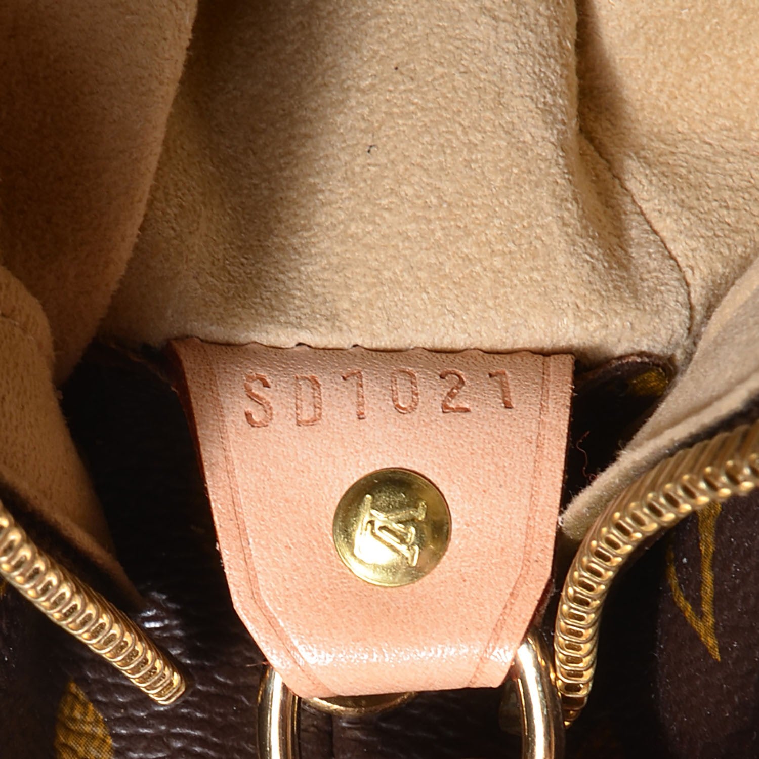 Louis Vuitton Monogram Looping GM 7 of 7