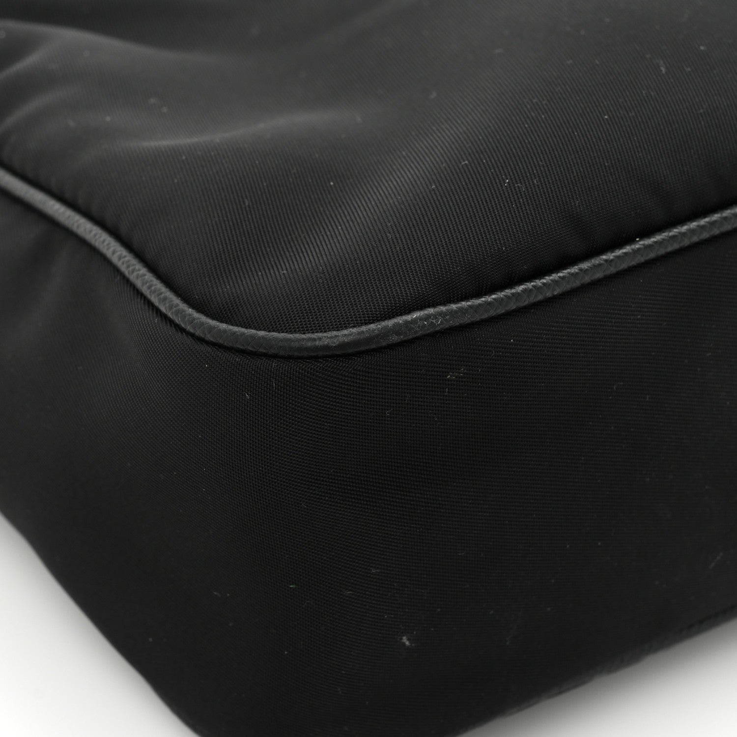 Prada Saffiano Lux Re-Edition 2005 Shoulder Bag Black 22 of 28