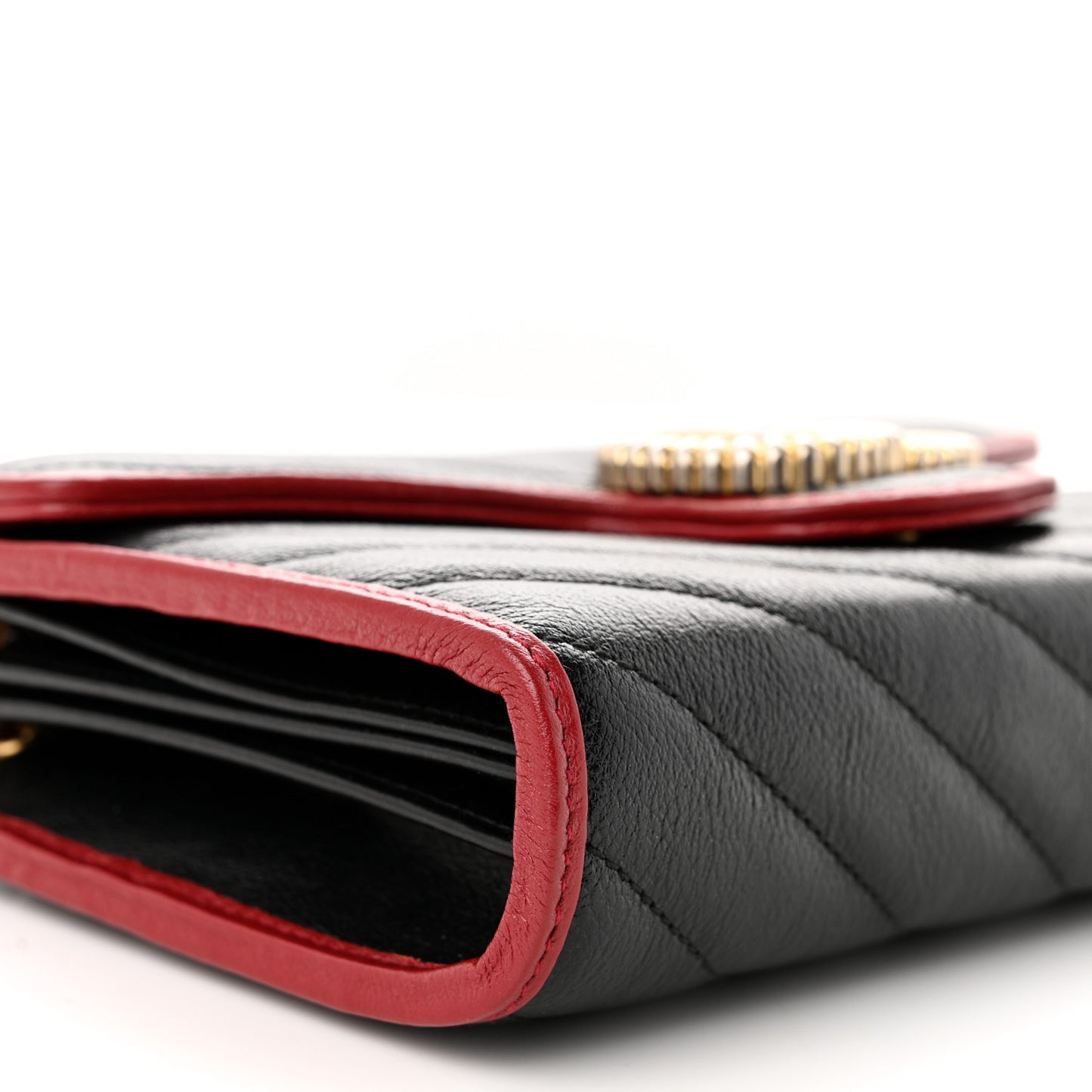 Vintage Effect Calfskin Matelasse Diagonal Torchon GG Marmont Chain Wallet Black Romantic Cherry