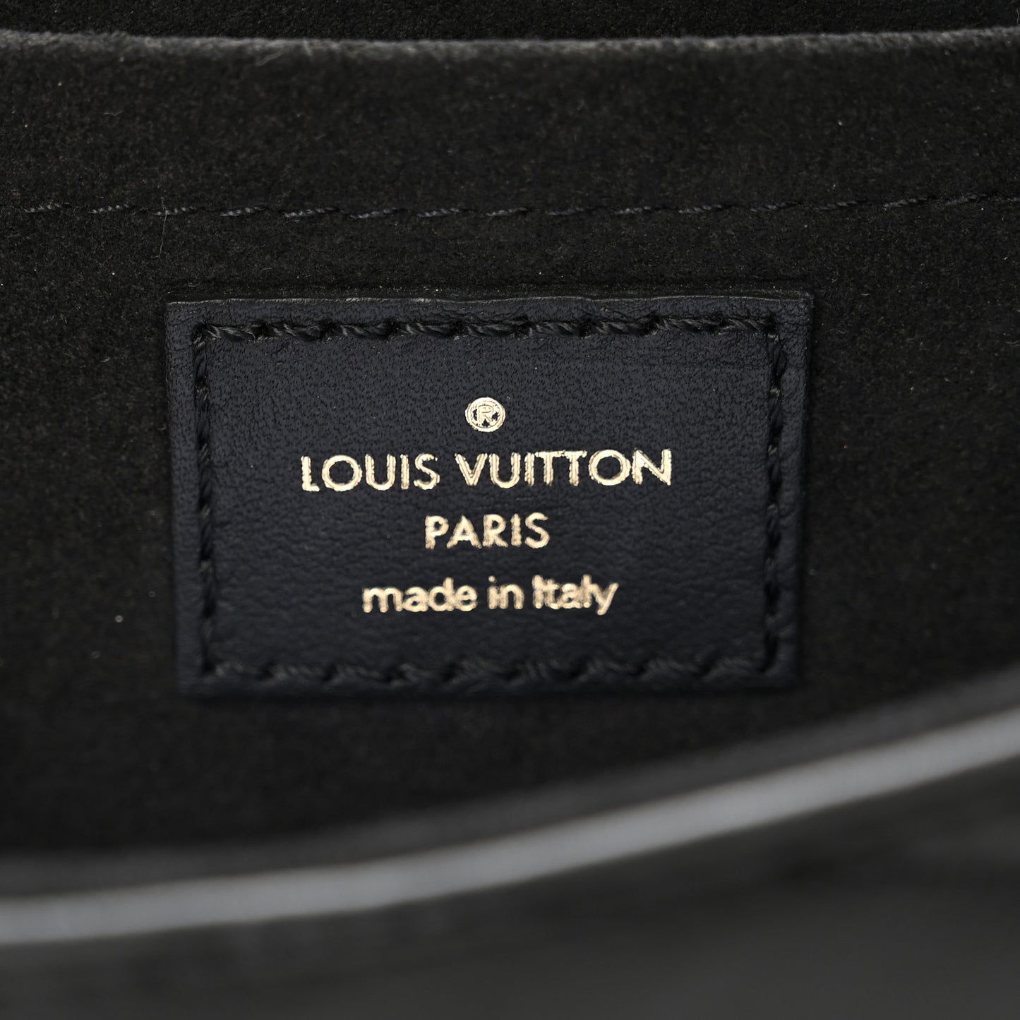 Calfskin New Wave Chain PM Black