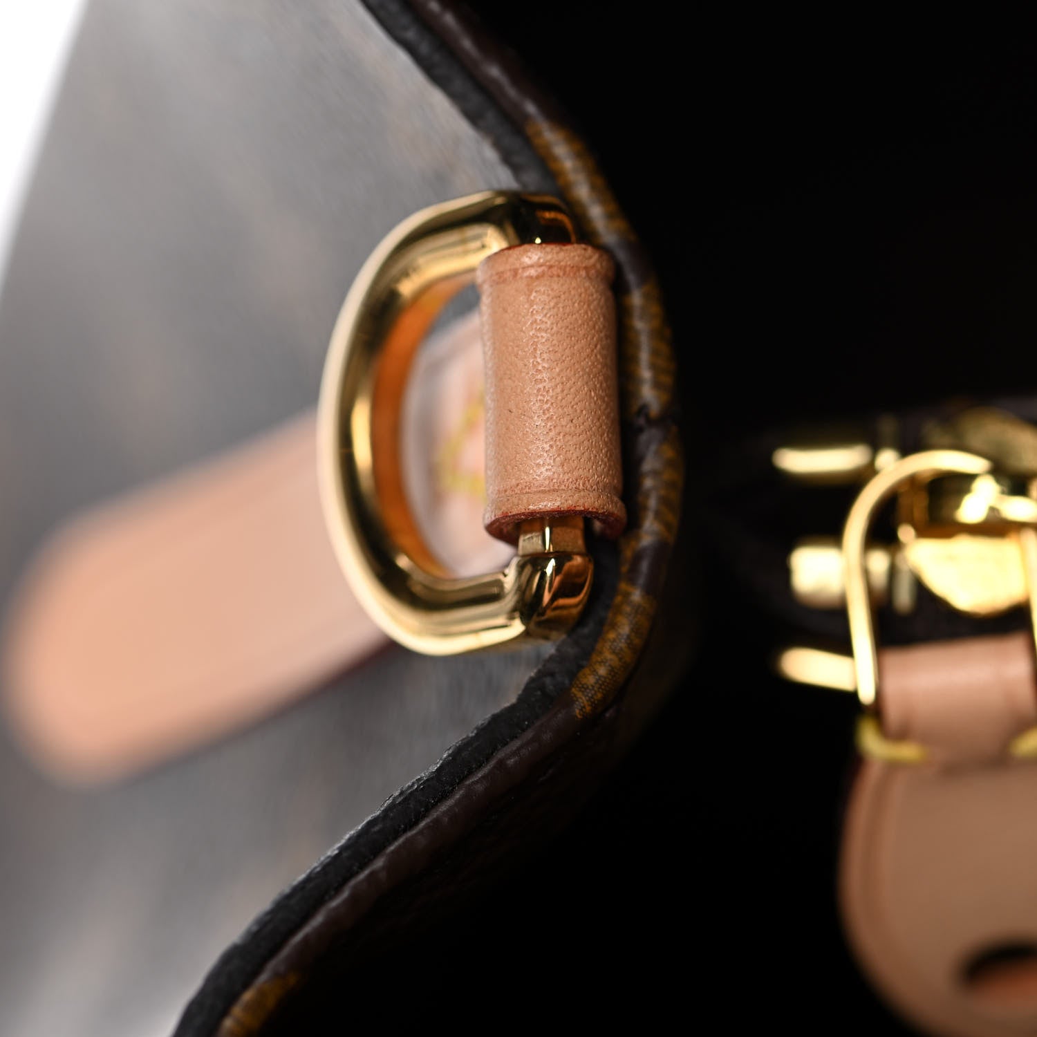 Louis Vuitton Monogram Montaigne MM 15 of 17