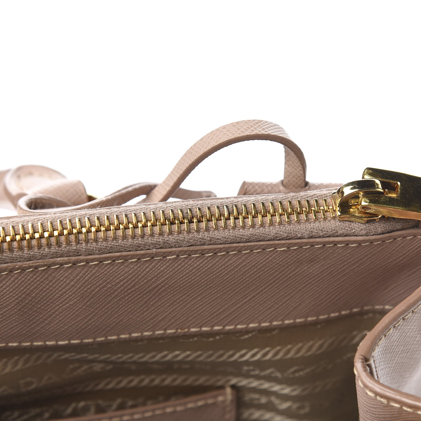 Saffiano Medium Galleria Double Zip Tote Cammeo