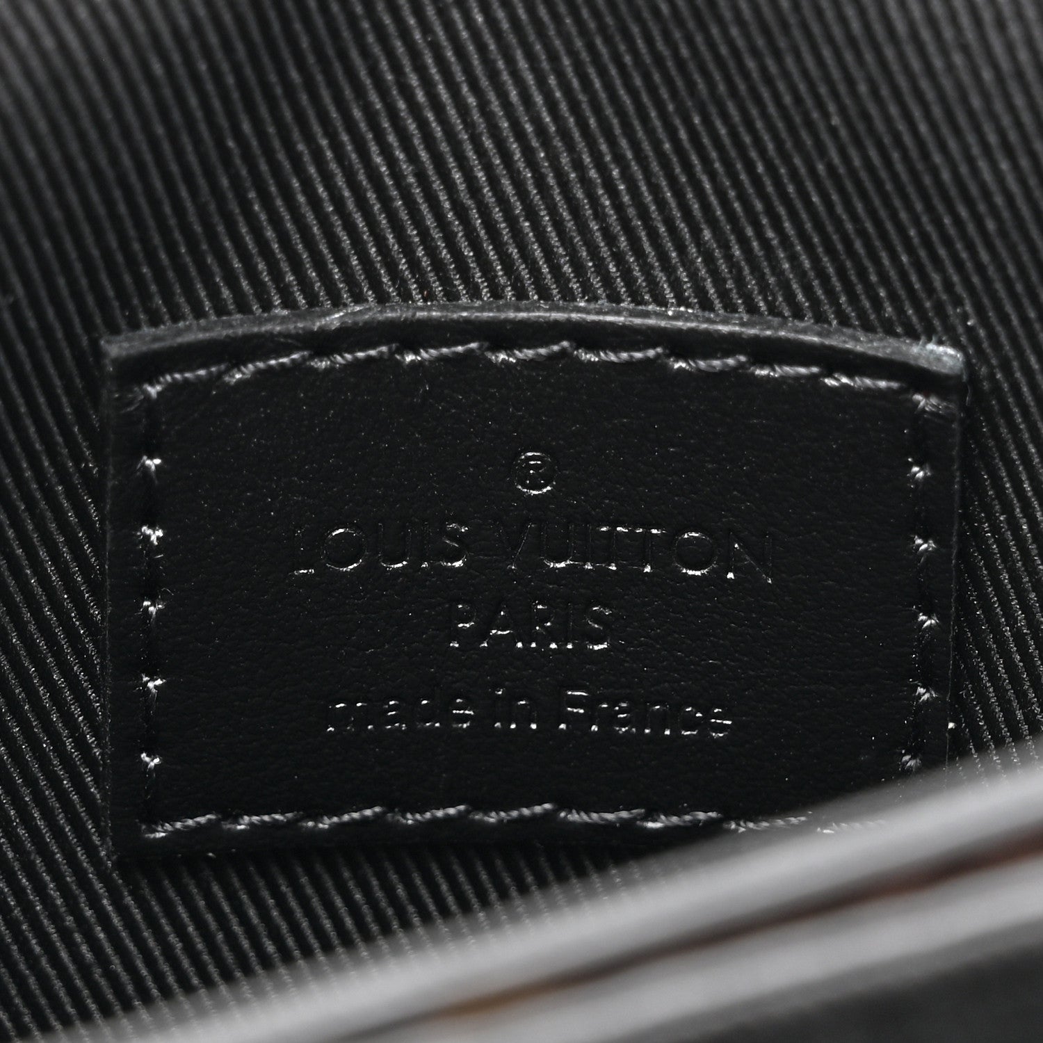 Louis Vuitton Monogram S Lock Vertical Wearable Wallet 7 of 10