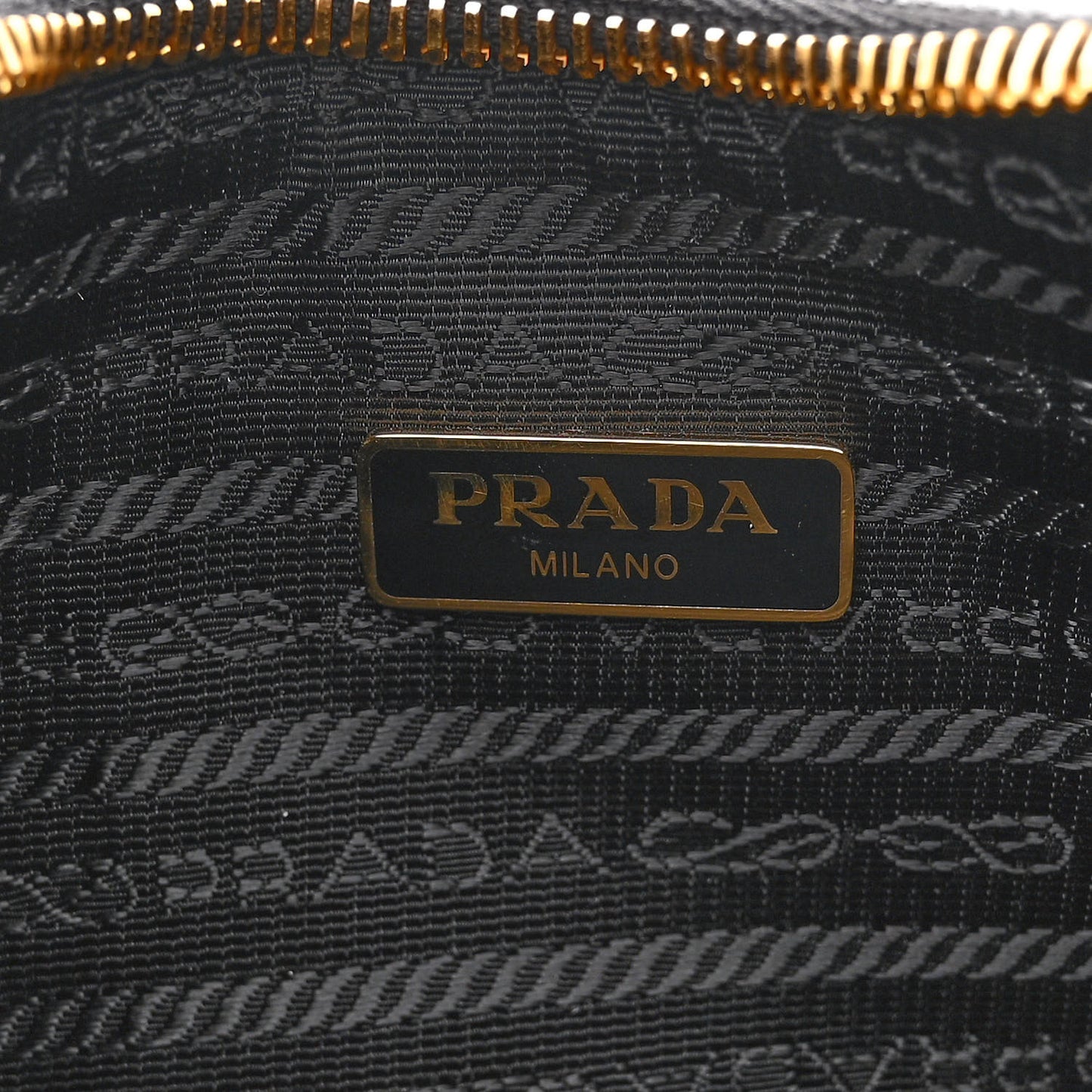Saffiano Lux Re-Edition 2005 Shoulder Bag Black