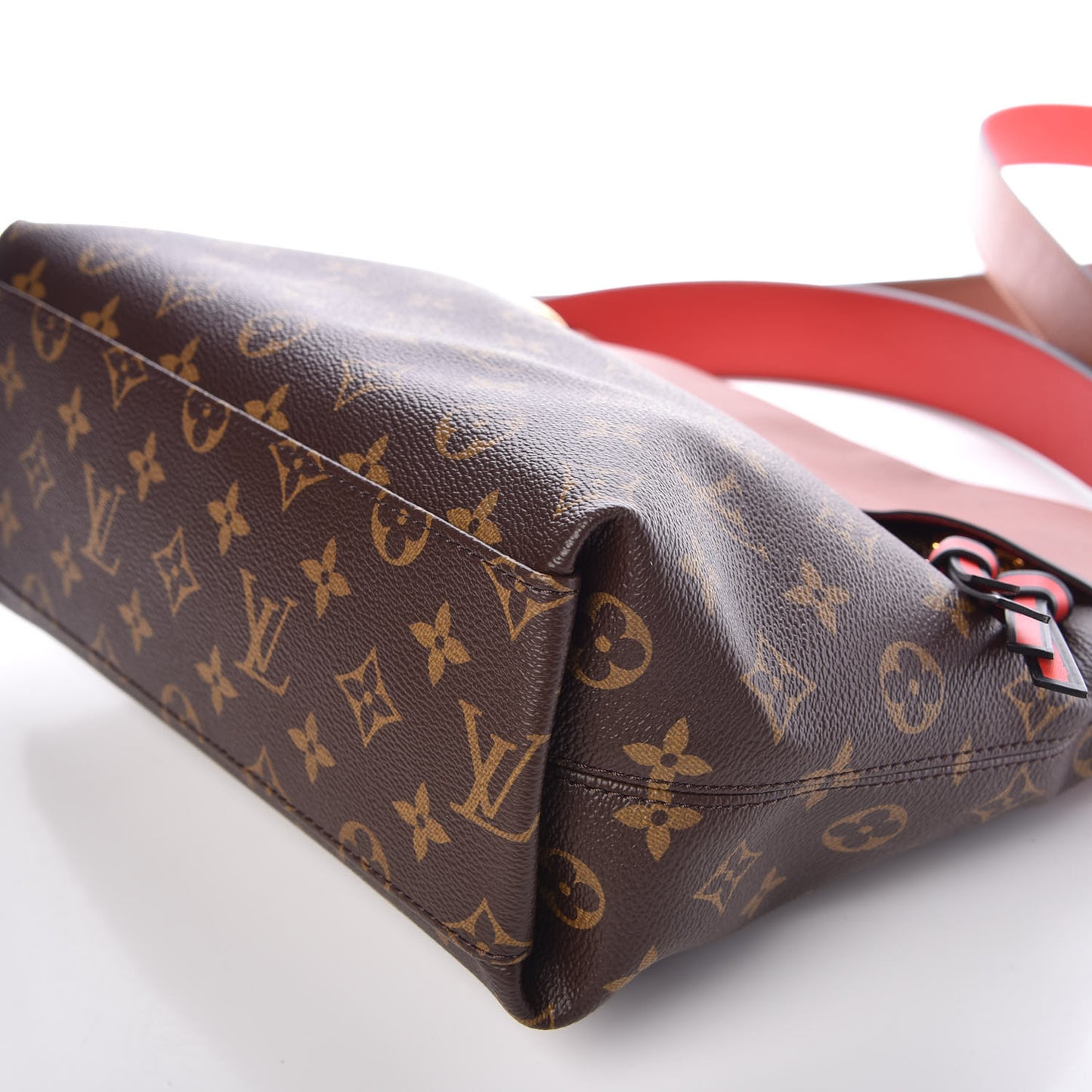 Monogram Tuileries Besace Caramel Rouge