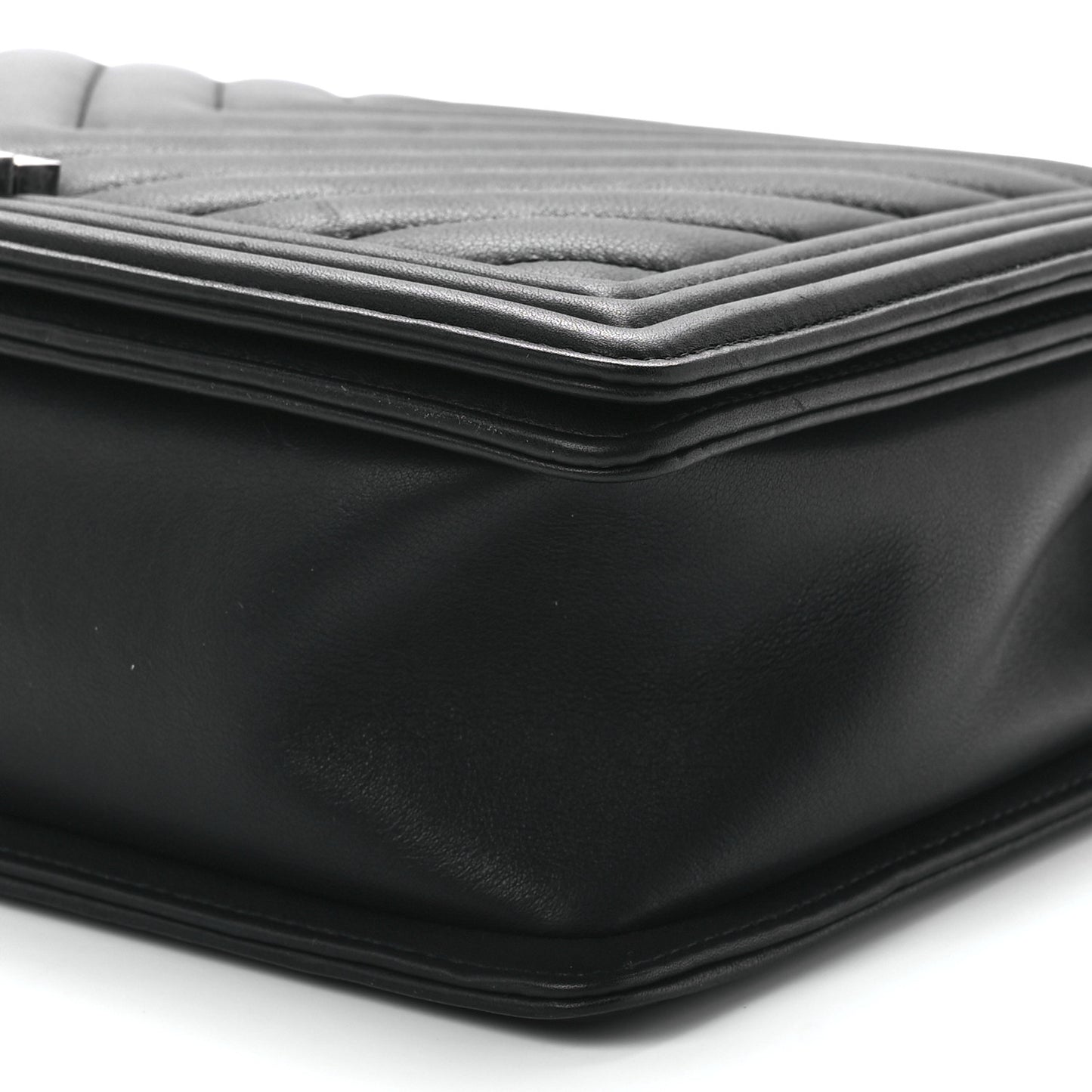 Calfskin Chevron Quilted Large Boy Flap Black