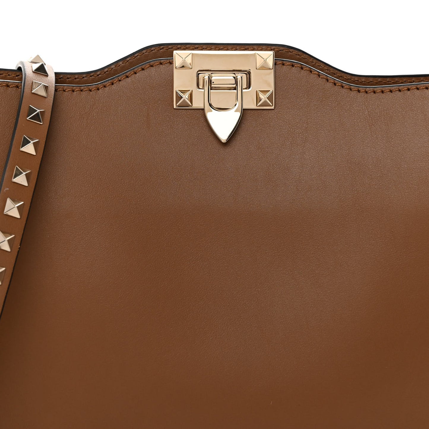 Vitello Small Rockstud Flip-Lock Messenger Bag Light Cuir